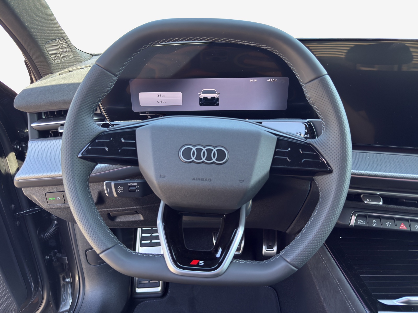 AUDI Q3 SUV e-hybrid 200 kW S tronig-image-9