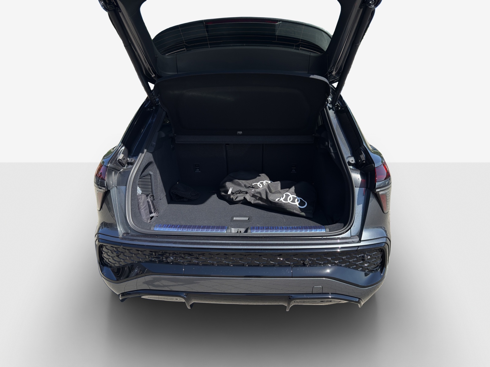 AUDI Q3 SUV e-hybrid 200 kW S tronig-image-12