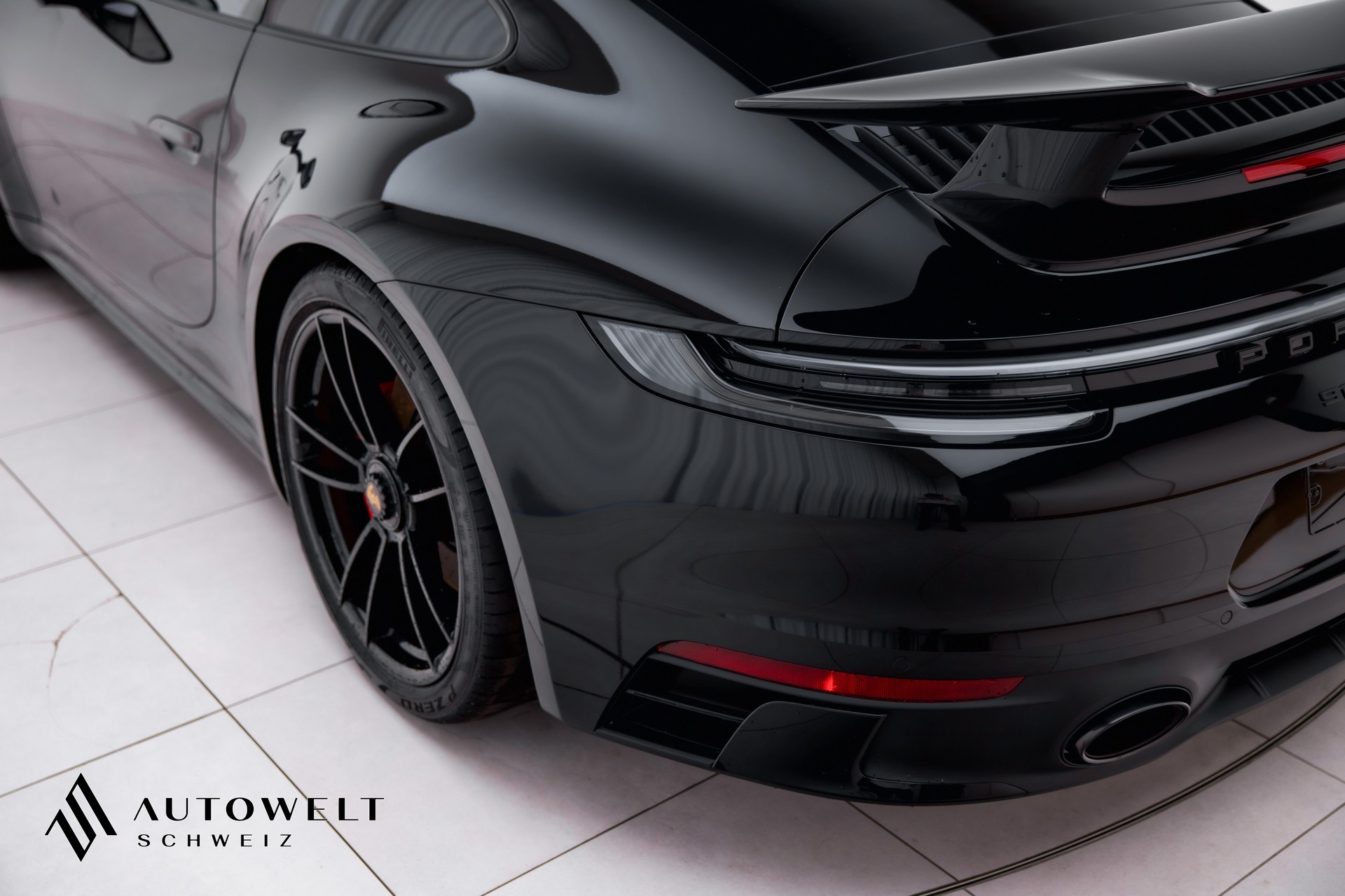 PORSCHE 911 Carrera GTS Aerokit-image-11