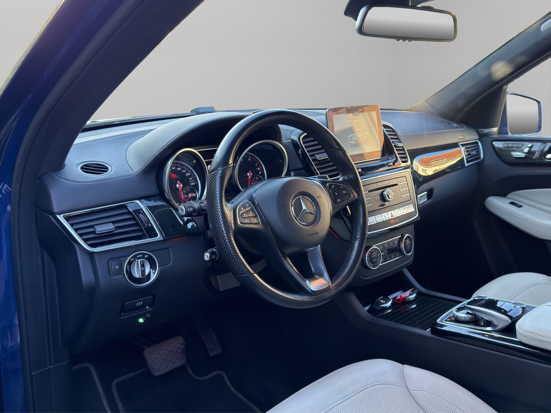 MERCEDES-BENZ GLE 500 Executive 4Matic 9G-Tronic-image-11