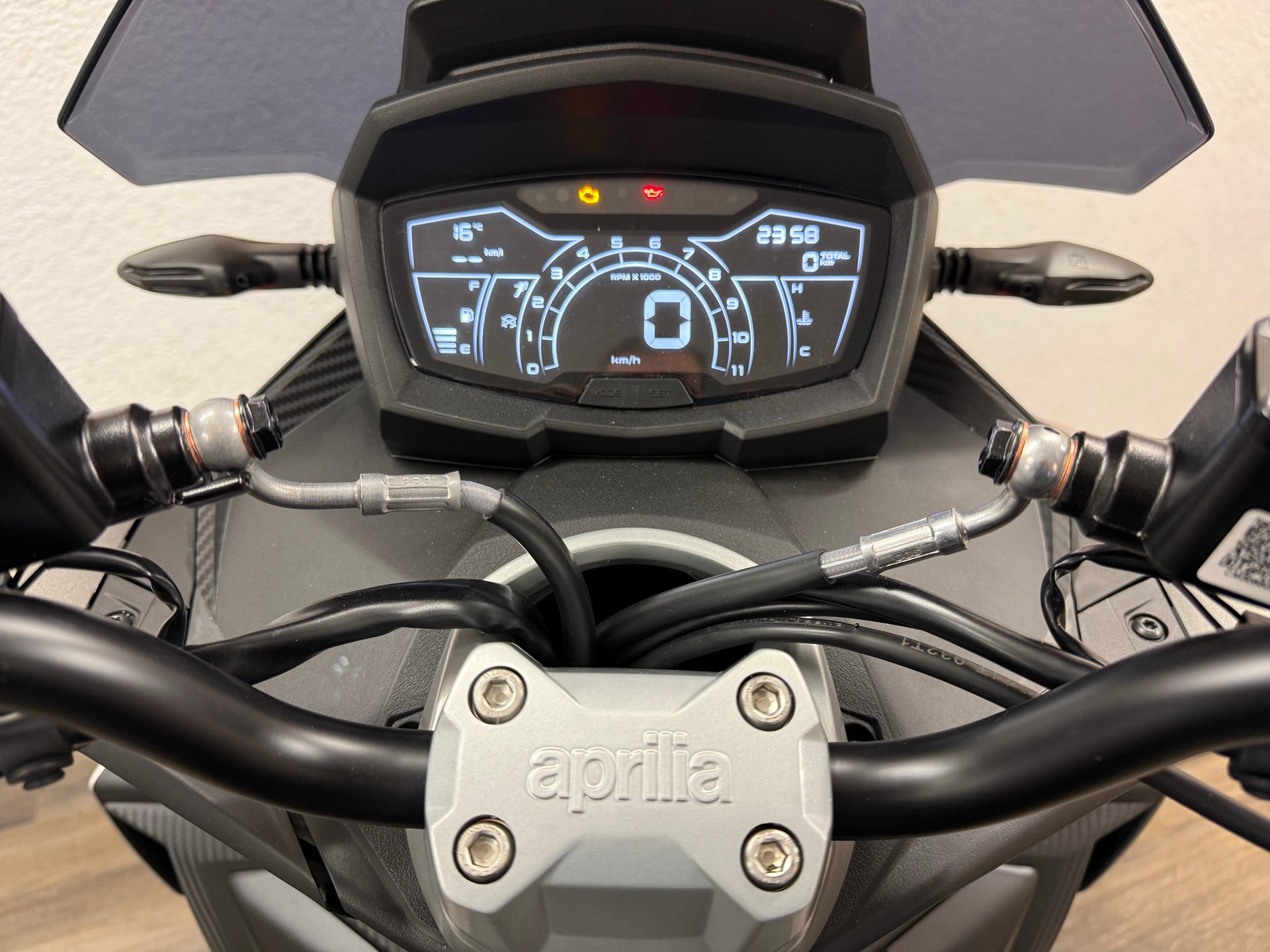 APRILIA SR 125 GT Sport ABS E5+-showroom-element-3
