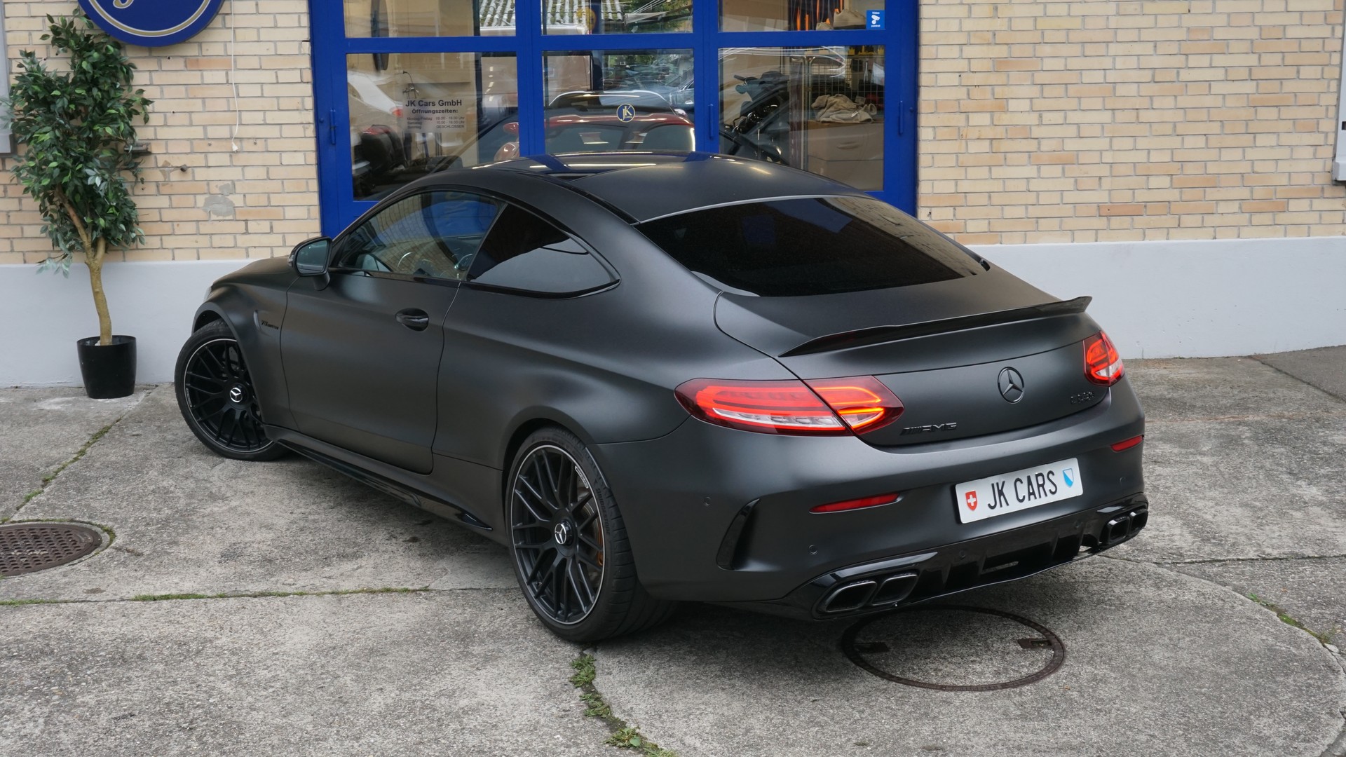 MERCEDES-BENZ C 63 S AMG 9G-tronic-image-9