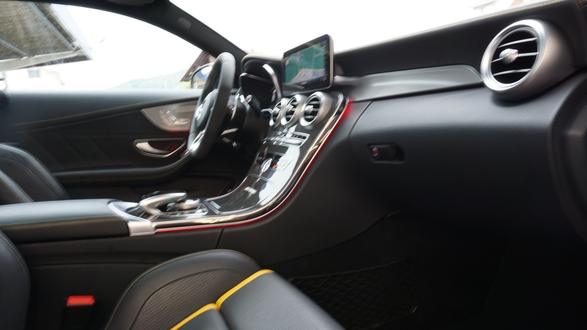 MERCEDES-BENZ C 63 S AMG 9G-tronic-image-15