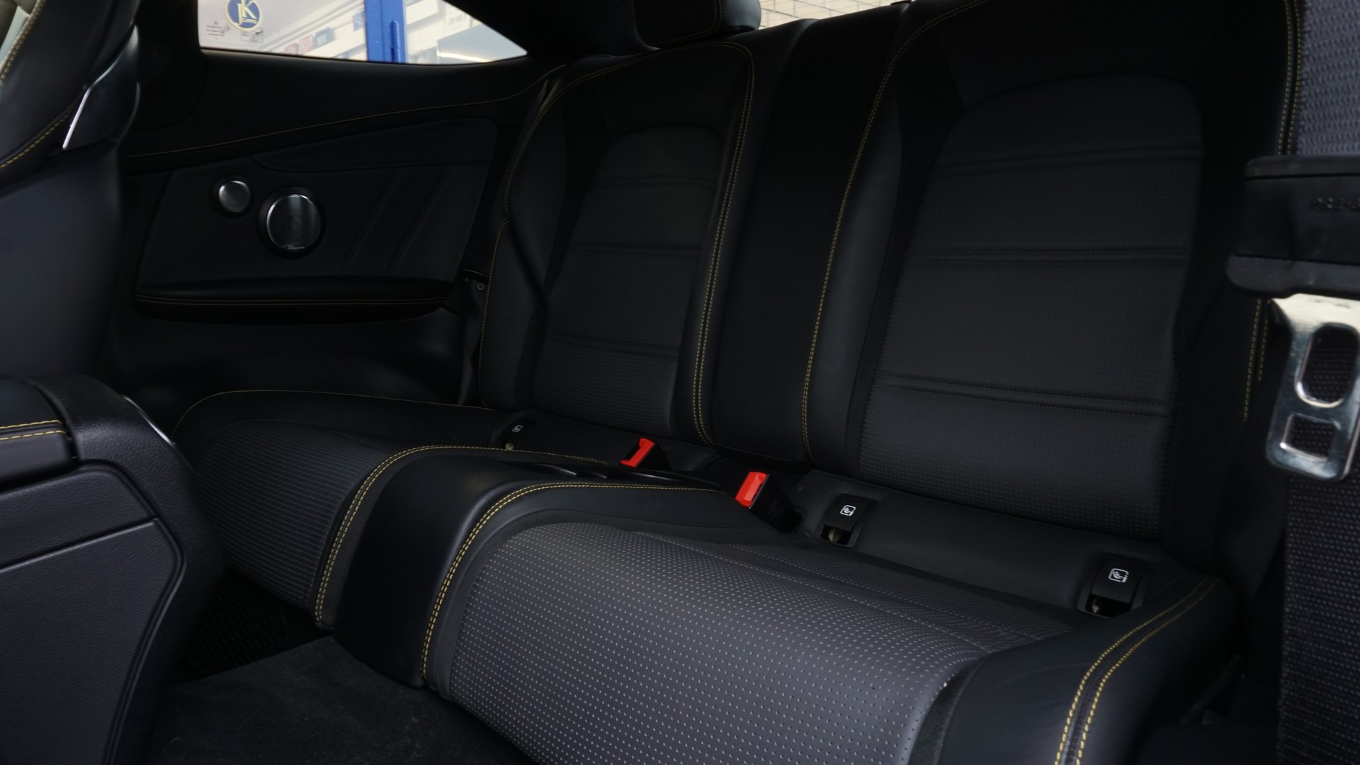 MERCEDES-BENZ C 63 S AMG 9G-tronic-image-16