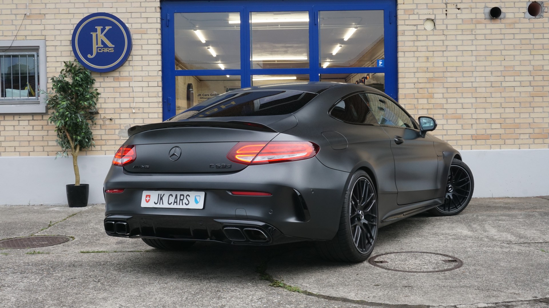 MERCEDES-BENZ C 63 S AMG 9G-tronic-image-6