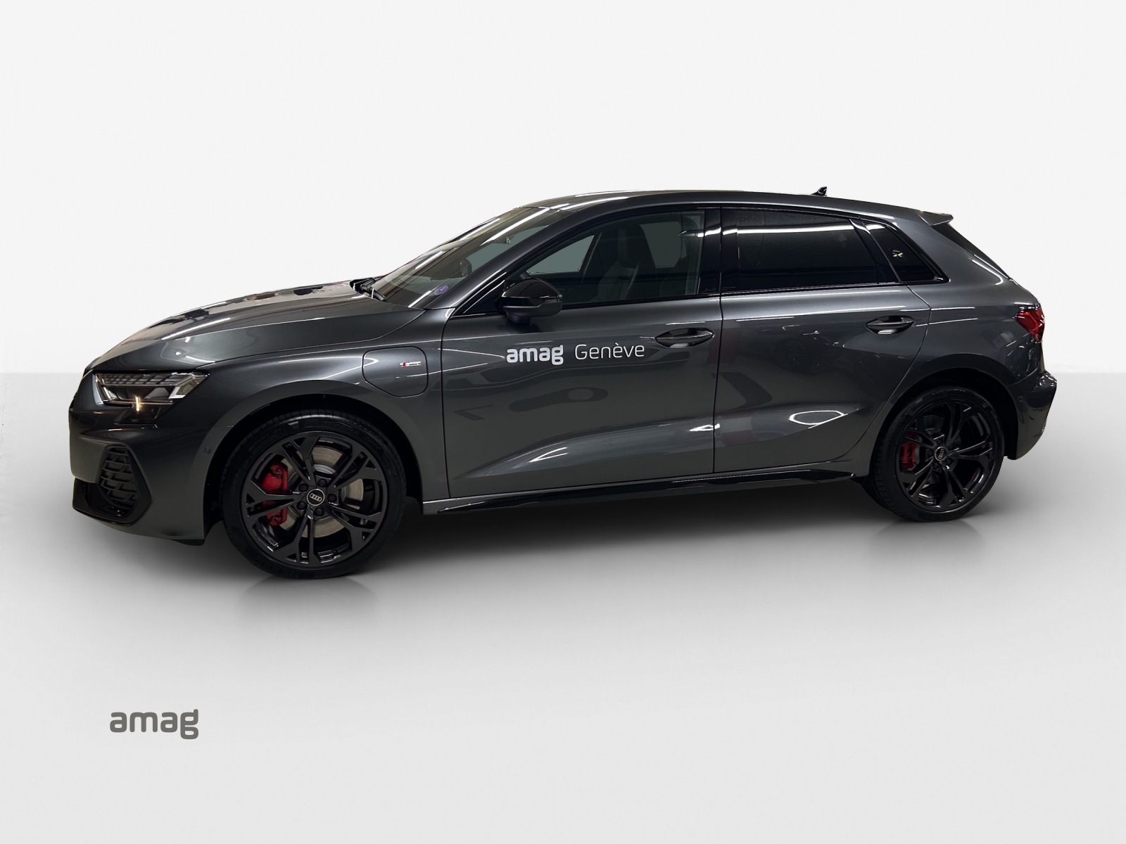 AUDI A3 Sportback TFSI e 200 kW S line Attraction S tronic-image-1