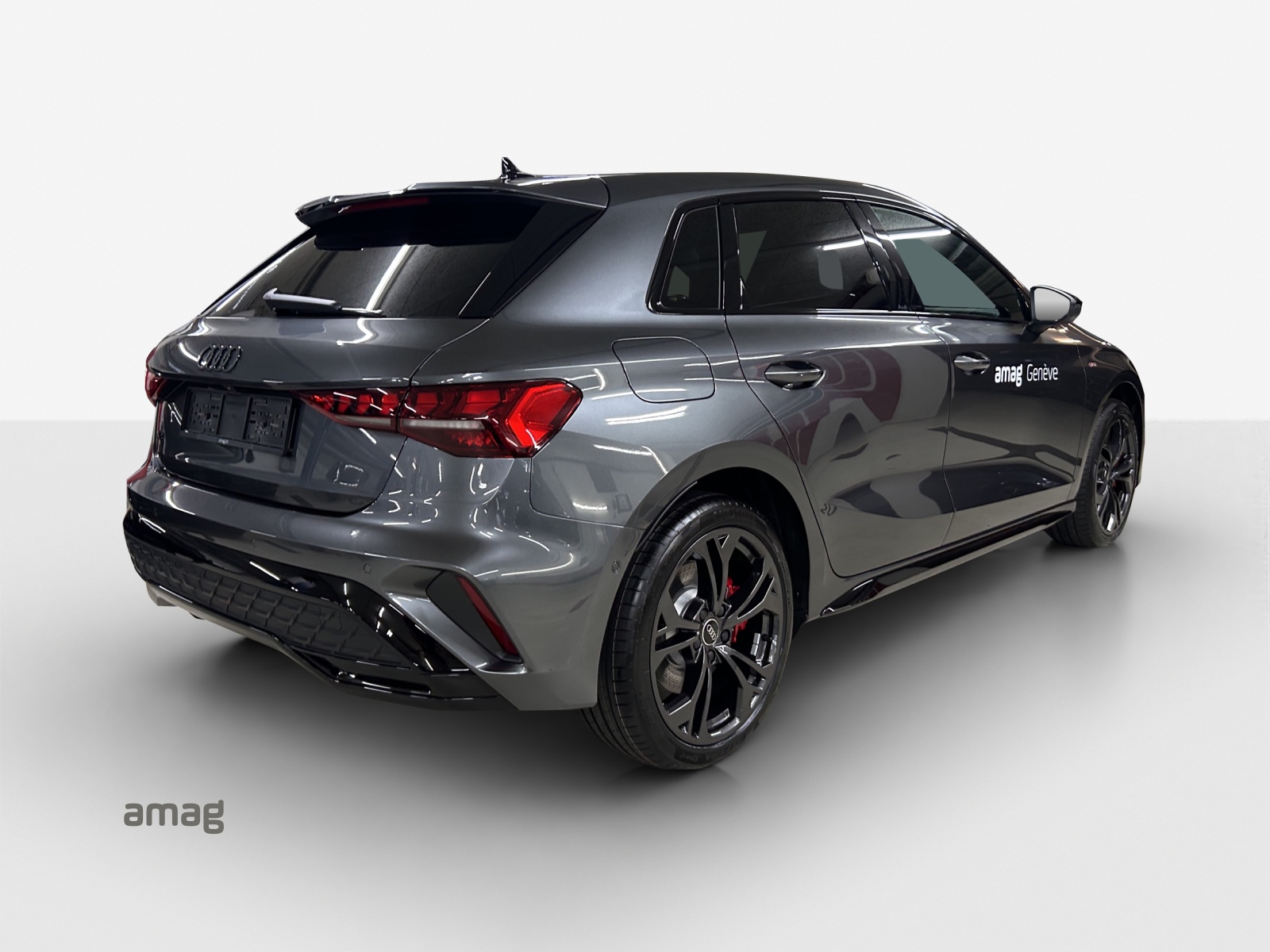AUDI A3 Sportback TFSI e 200 kW S line Attraction S tronic-image-4