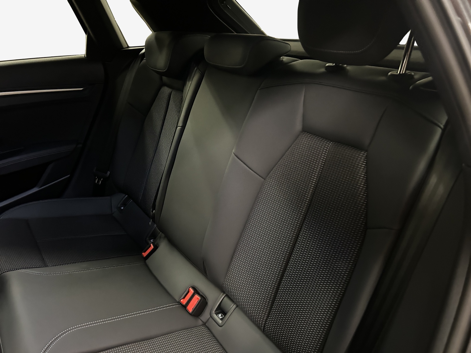 AUDI A3 Sportback TFSI e 200 kW S line Attraction S tronic-image-11