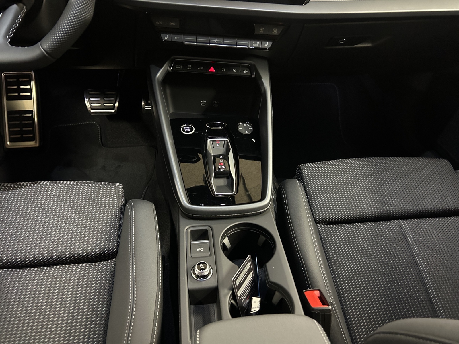 AUDI A3 Sportback TFSI e 200 kW S line Attraction S tronic-image-10