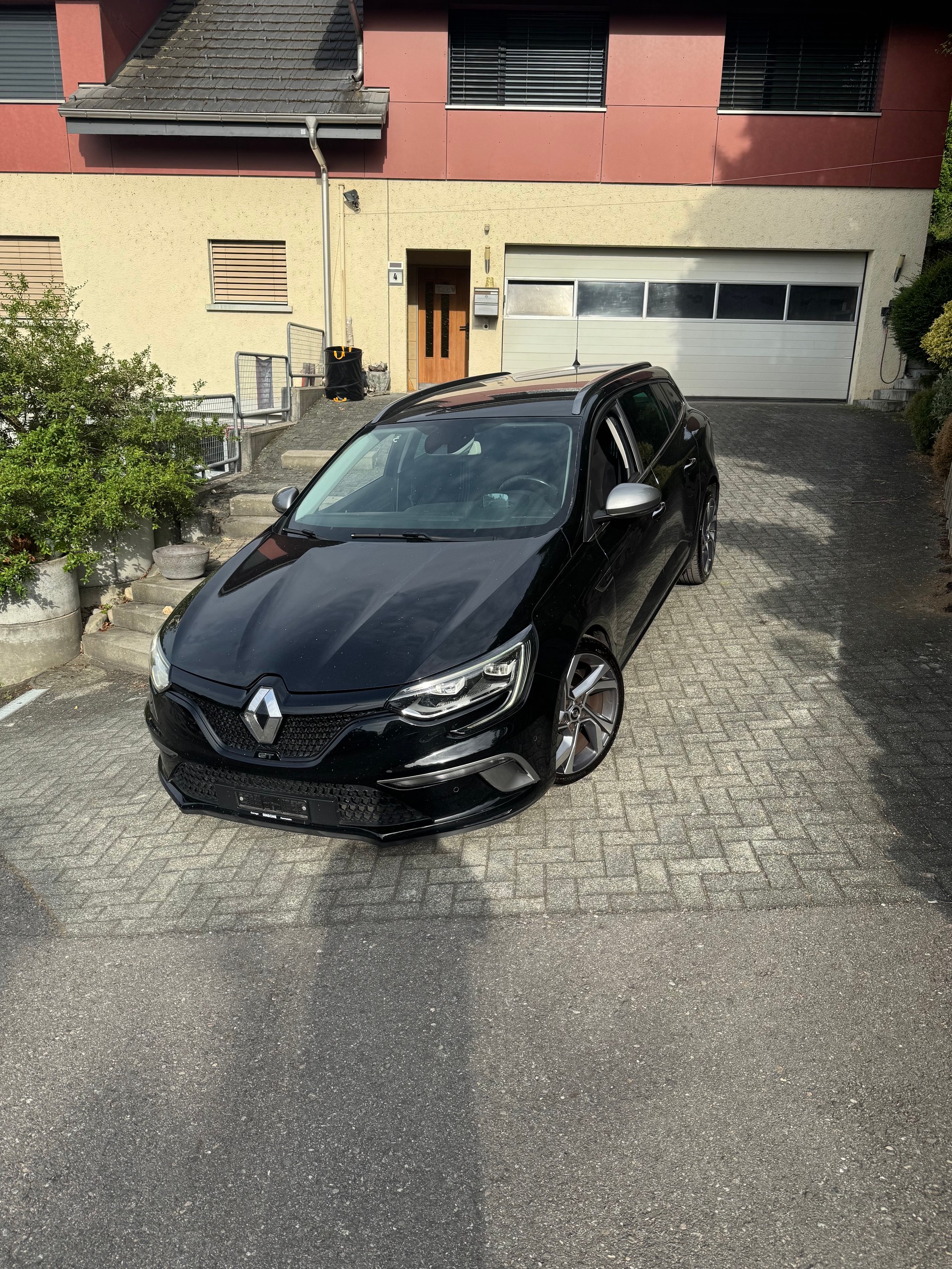 RENAULT Mégane Grandtour 1.6 16V Turbo GT EDC-image-1