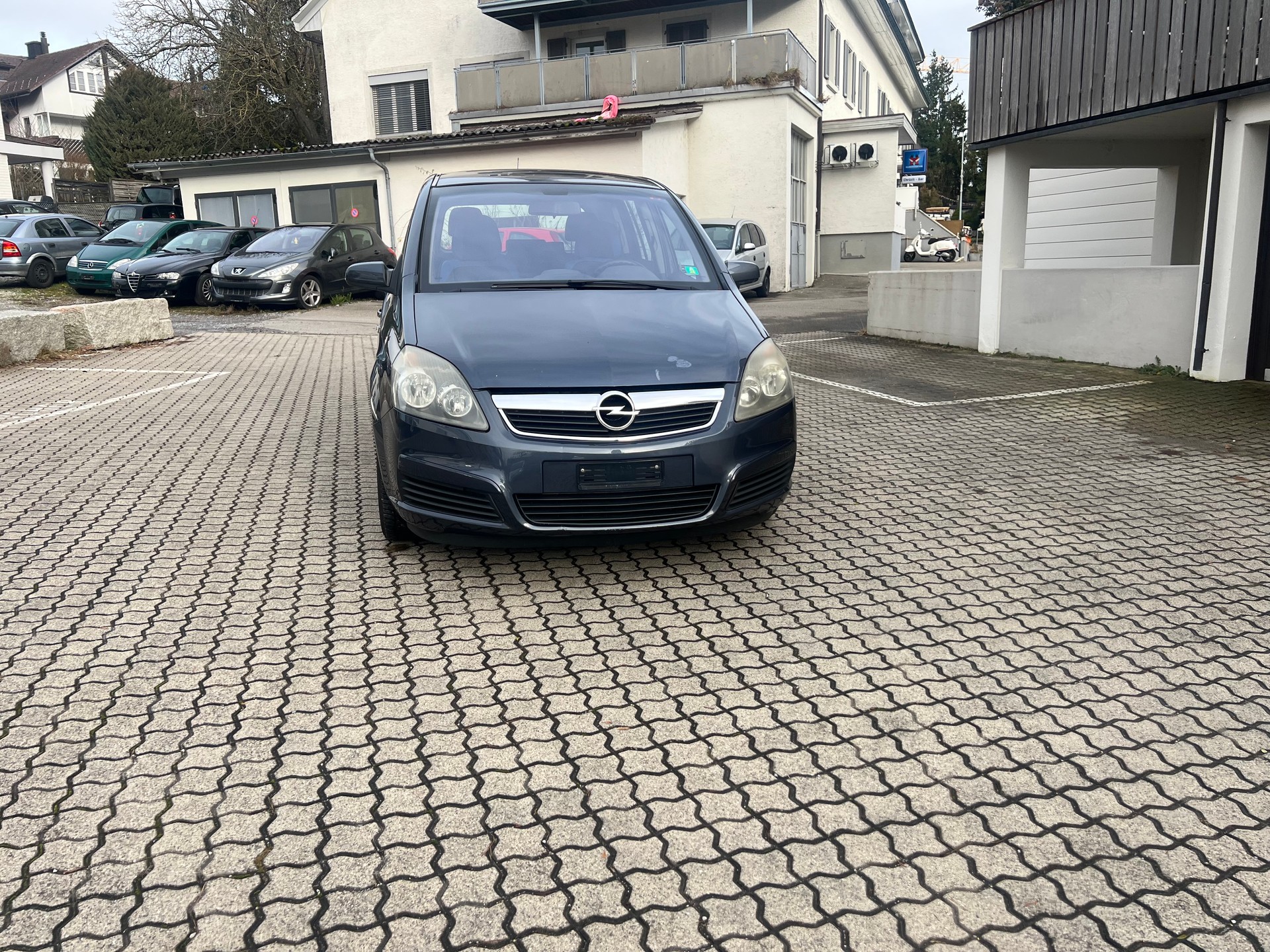 OPEL Zafira 2.2i 16V Cosmo-image-0