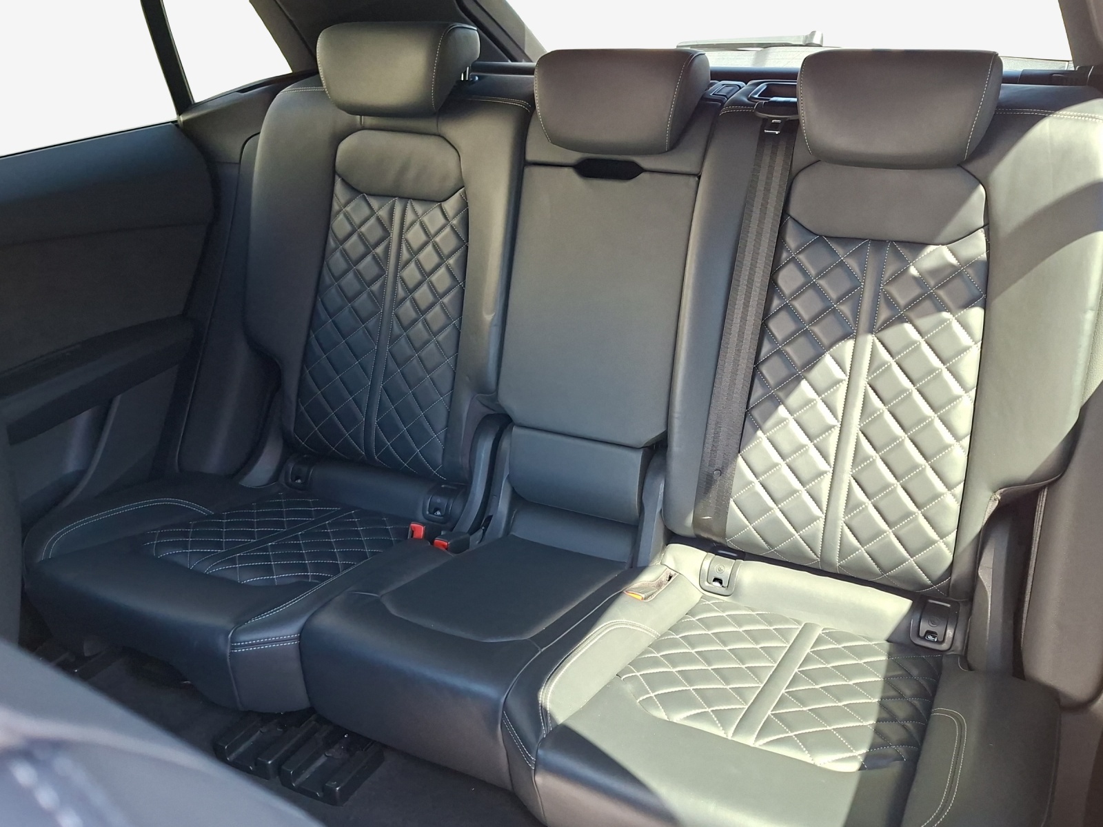 AUDI SQ8 TFSI quattro tiptronic-image-8