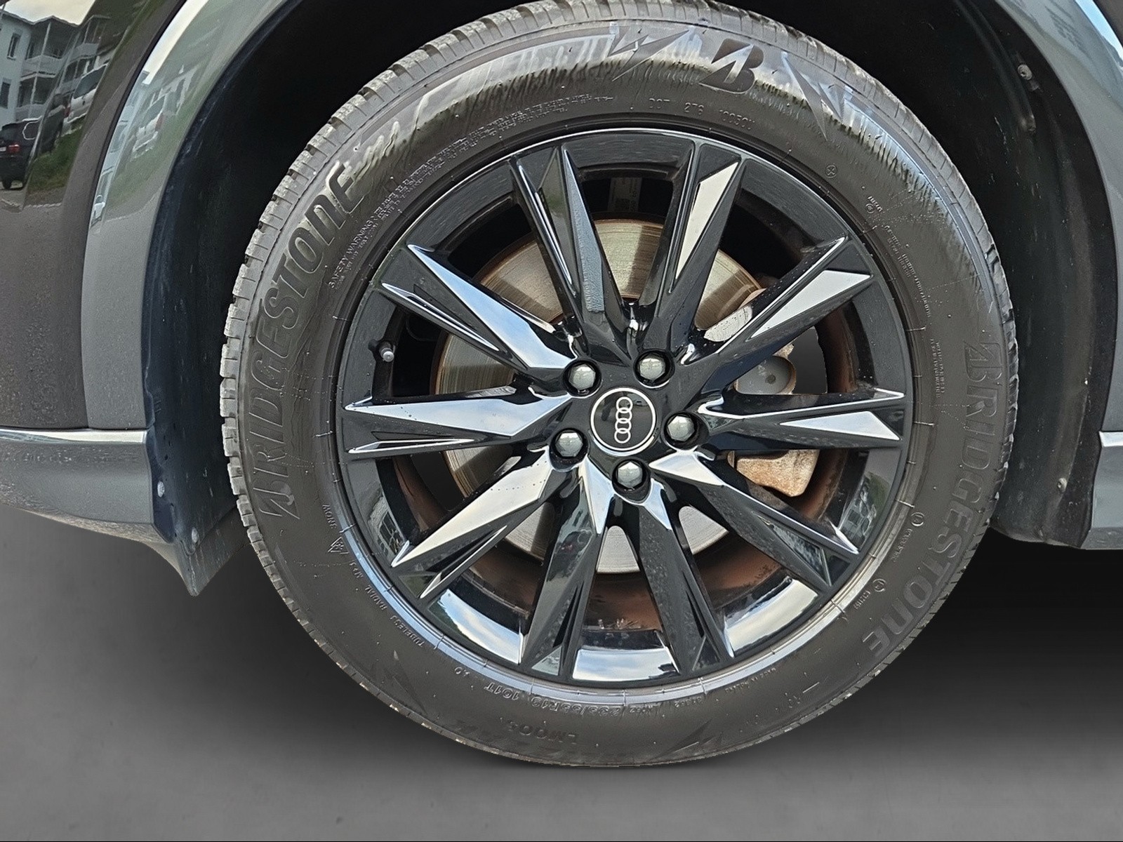 AUDI Q4 e-tron 50 quattro-image-5