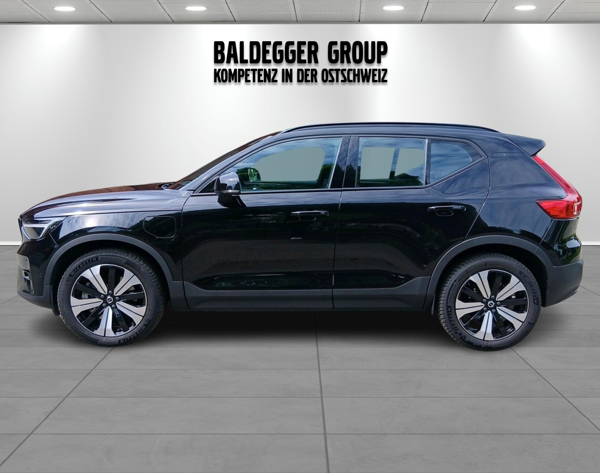 VOLVO XC40 1.5 T5 PiH Ultimate Dark-image-8