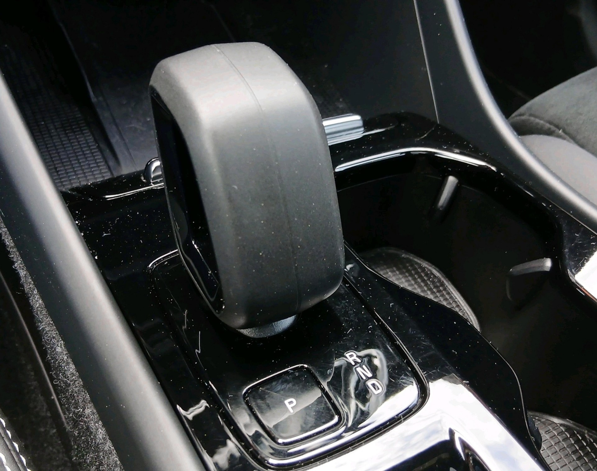 VOLVO XC40 1.5 T5 PiH Ultimate Dark-image-17