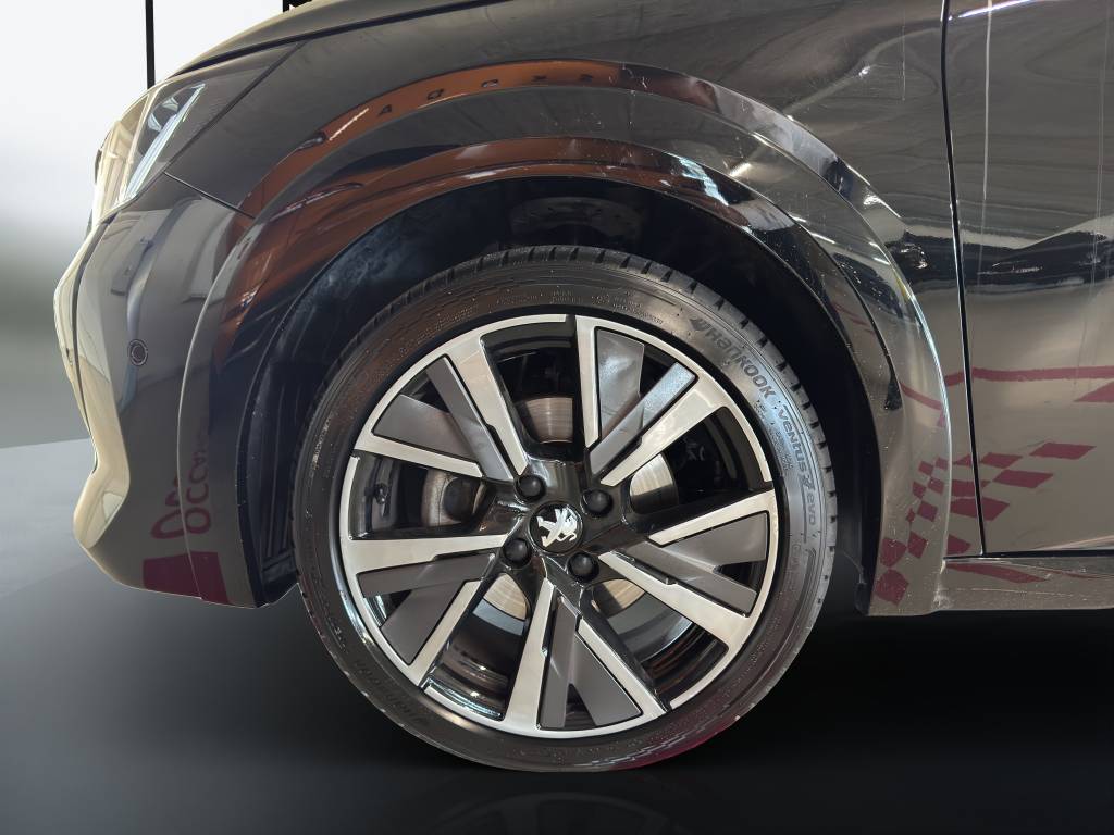 PEUGEOT 208 1.2 PureTech GT EAT8-image-14
