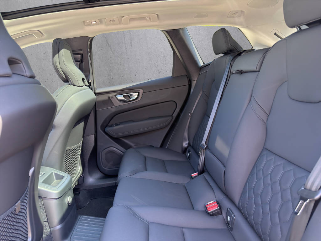 VOLVO XC60 2.0 T6 TE Ultra Bright eAWD-image-12