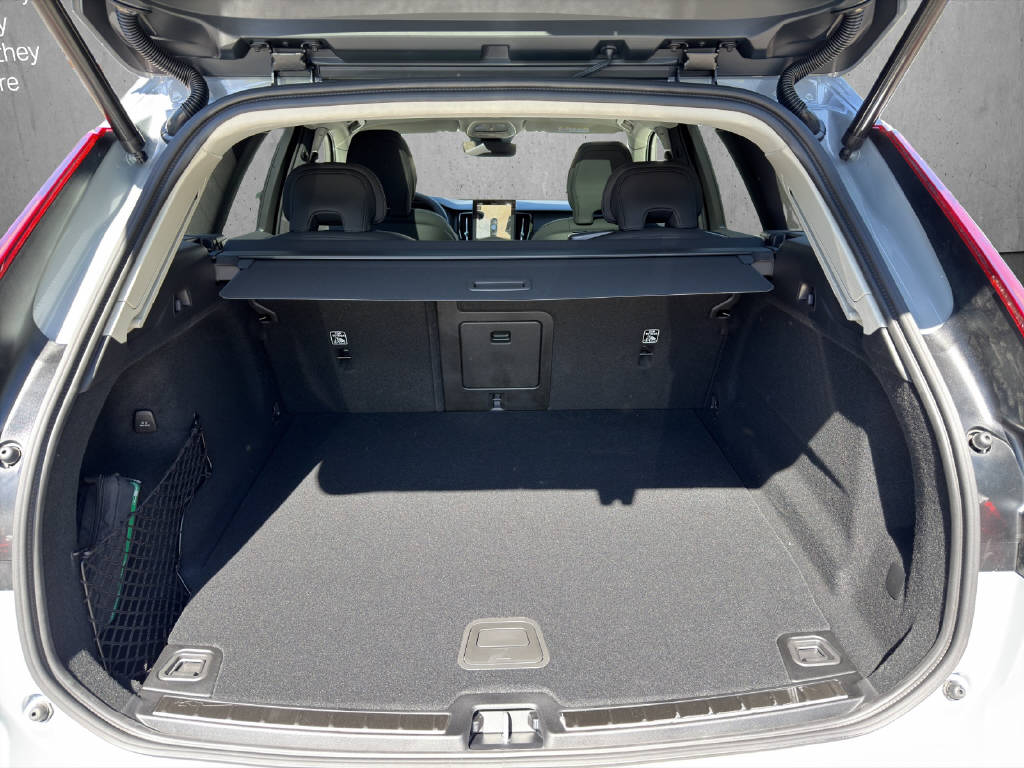 VOLVO XC60 2.0 T6 TE Ultra Bright eAWD-image-13
