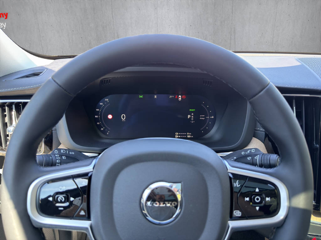 VOLVO XC60 2.0 T6 TE Ultra Bright eAWD-image-15