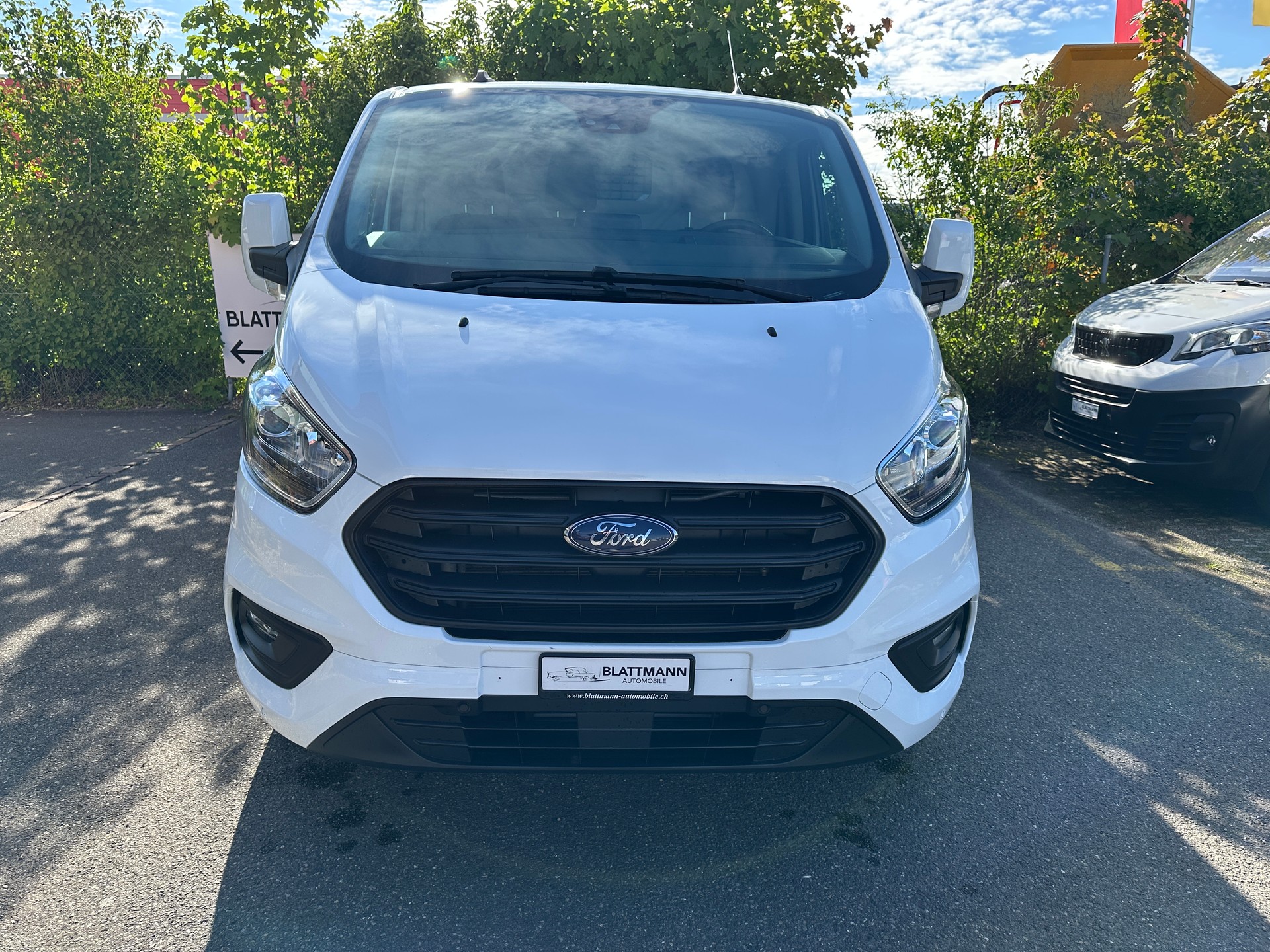 FORD Transit Custom Van 300 L2H1 Trend A-image-2