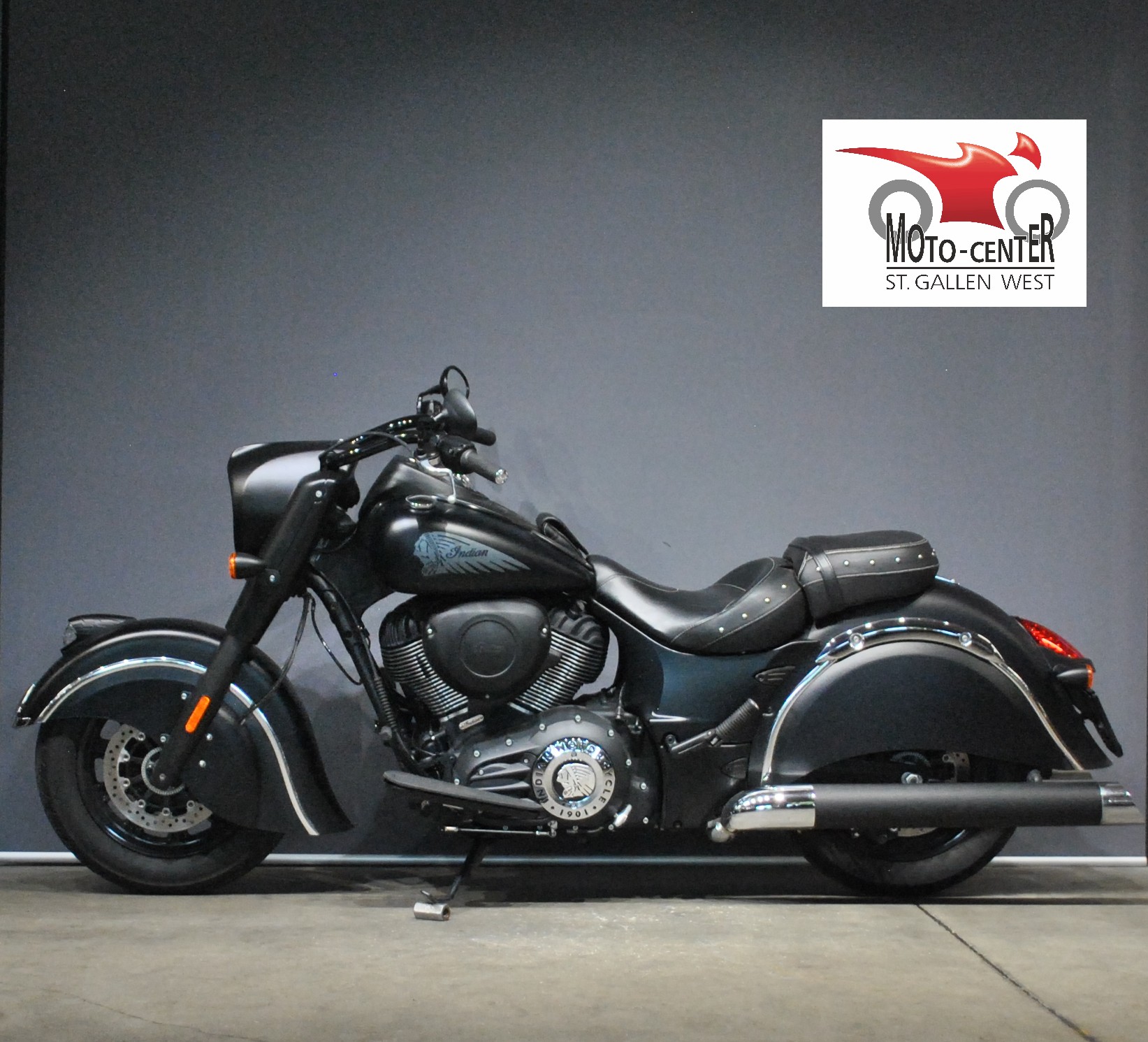 INDIAN Chief Dark Horse-showroom-element-2