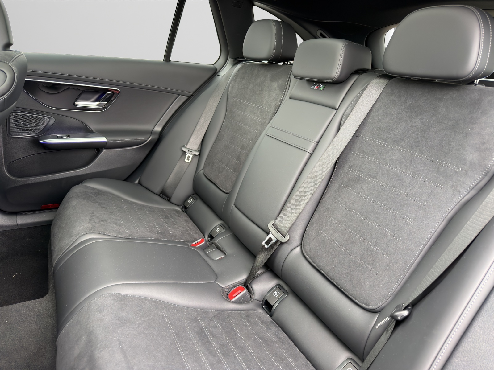 MERCEDES-BENZ C 220 d T 4 Matic Swiss Star-image-9