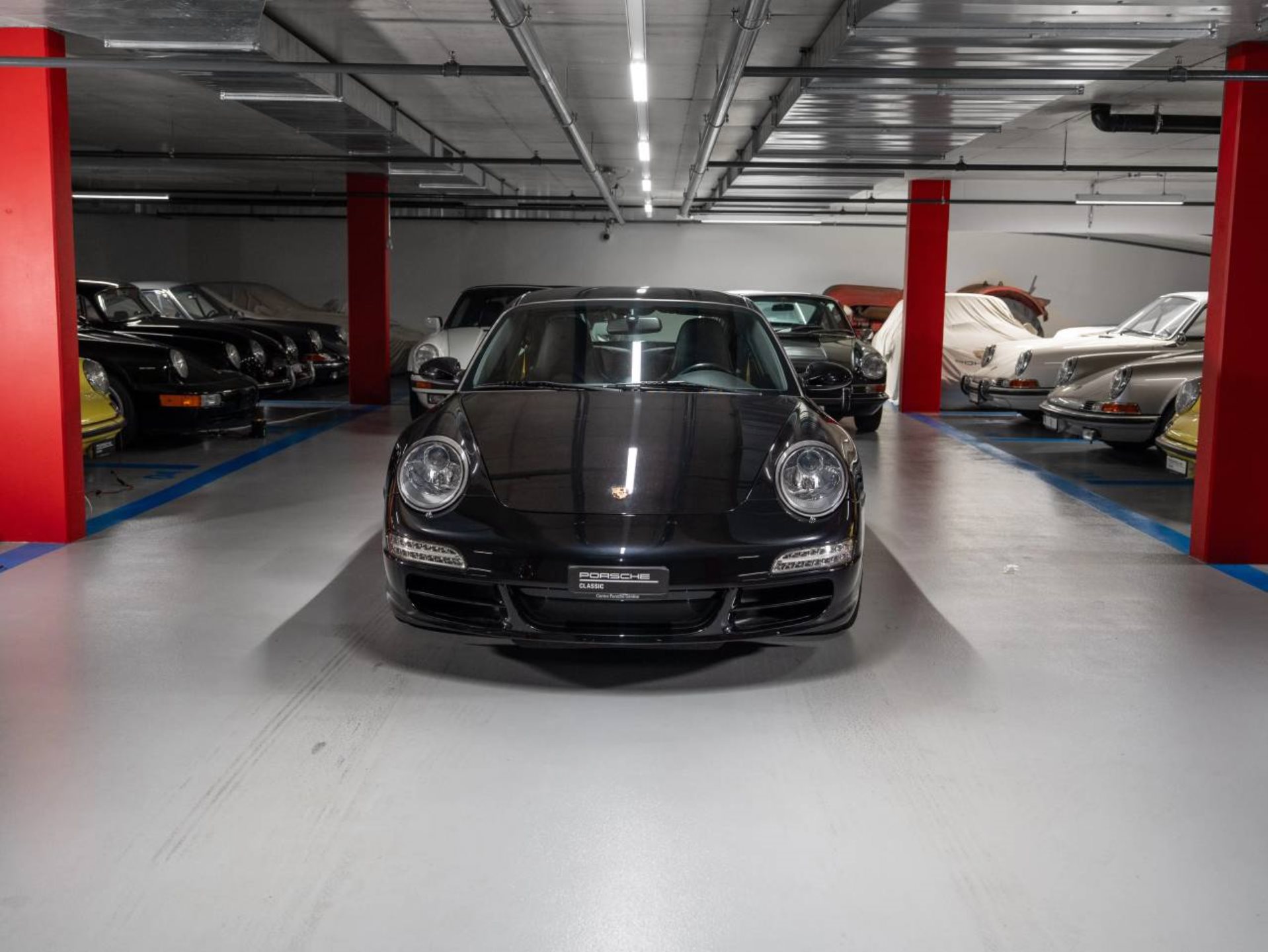 PORSCHE 911 Carrera 4S Coupé-image-1