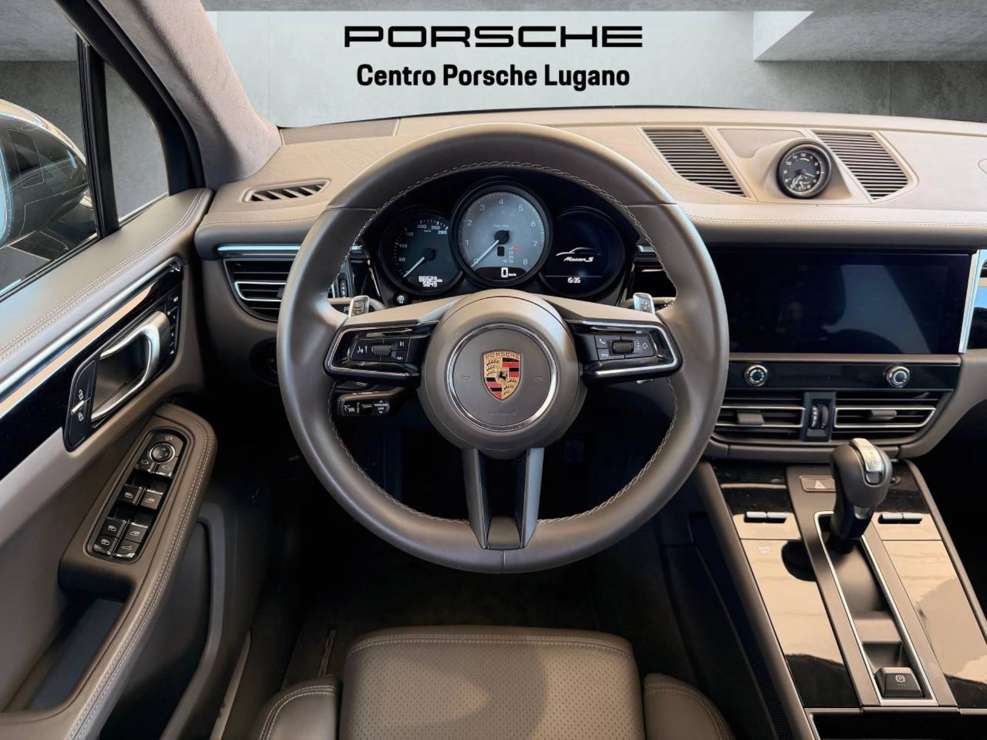 PORSCHE Macan S-image-12