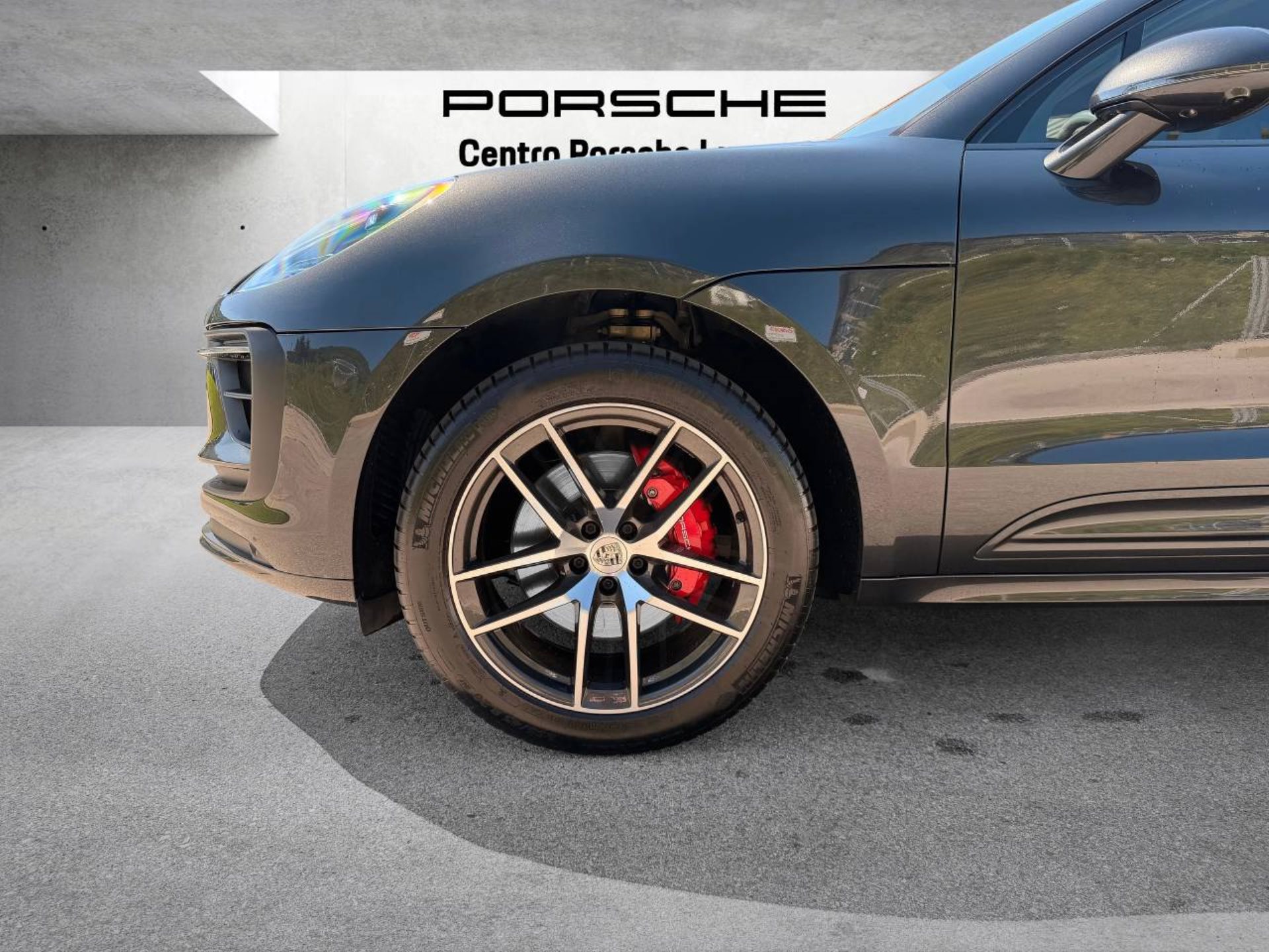 PORSCHE Macan S-image-11