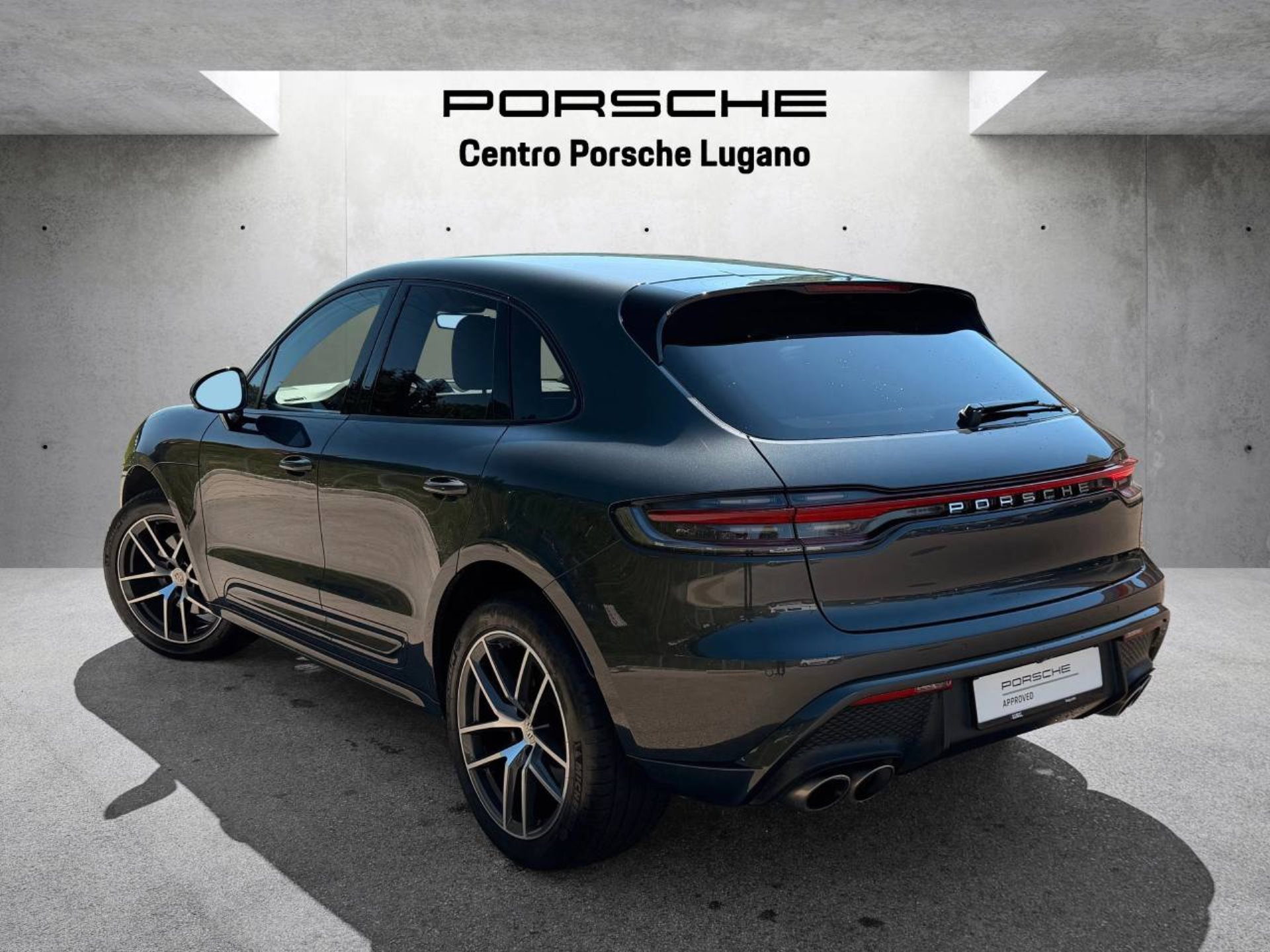 PORSCHE Macan S-showroom-element-2