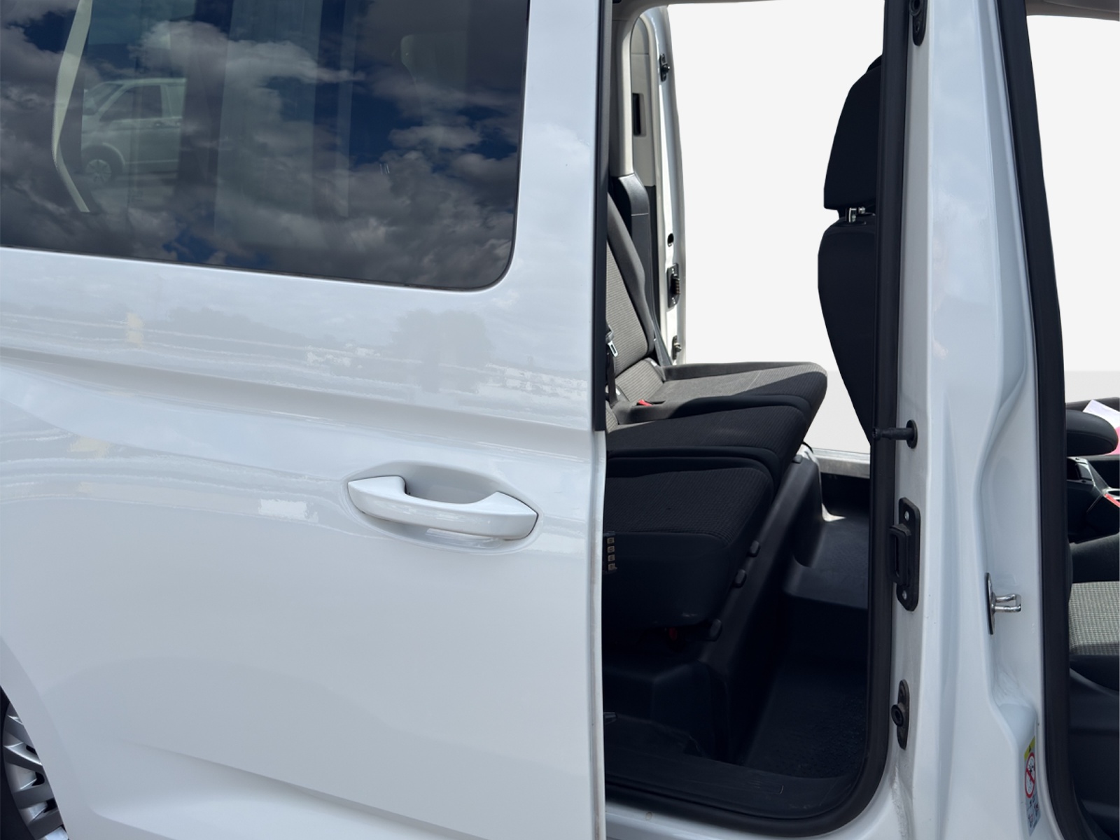 VW Caddy Kombi 2.0TDI-image-15