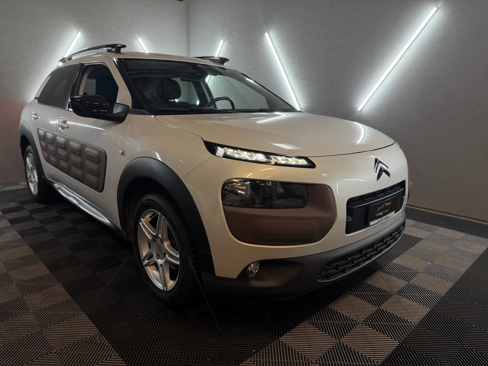 CITROEN C4 Cactus 1.6 e-HDi Shine Edition ETG6-showroom-element-1