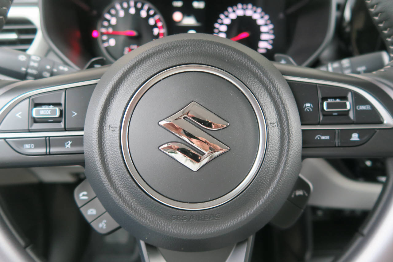 SUZUKI Swift 1.2 Compact Top Hybrid CVT-image-5