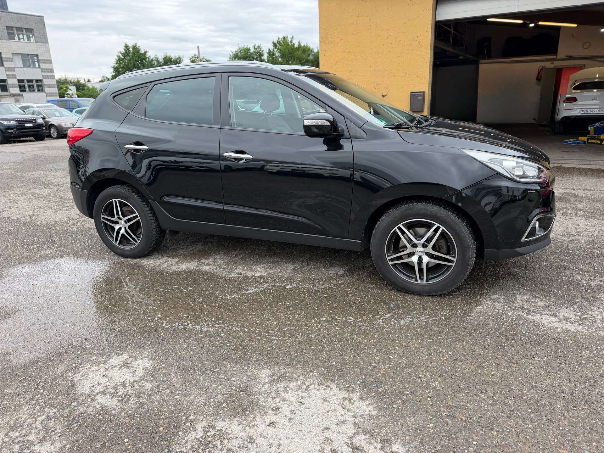 HYUNDAI iX 35 2.0 CRDi Vertex 4WD Automatic-image-3