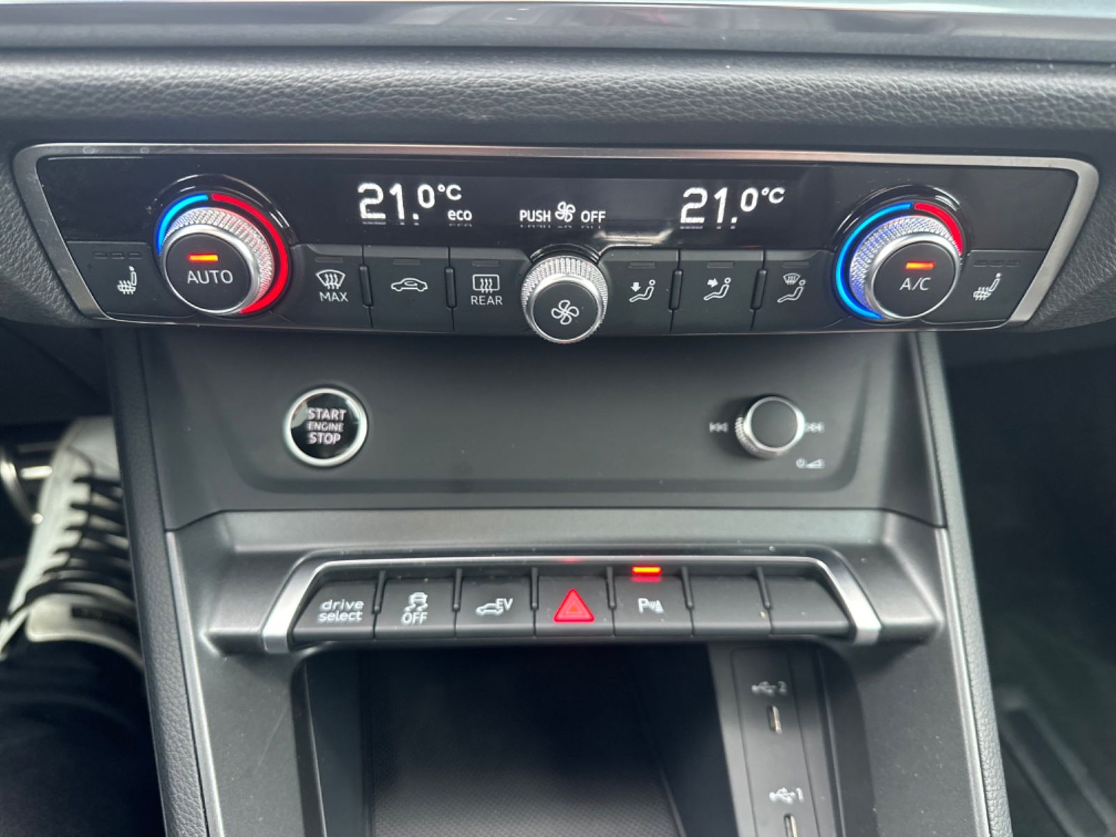 AUDI 45 TFSI e S line Hybrid-image-6