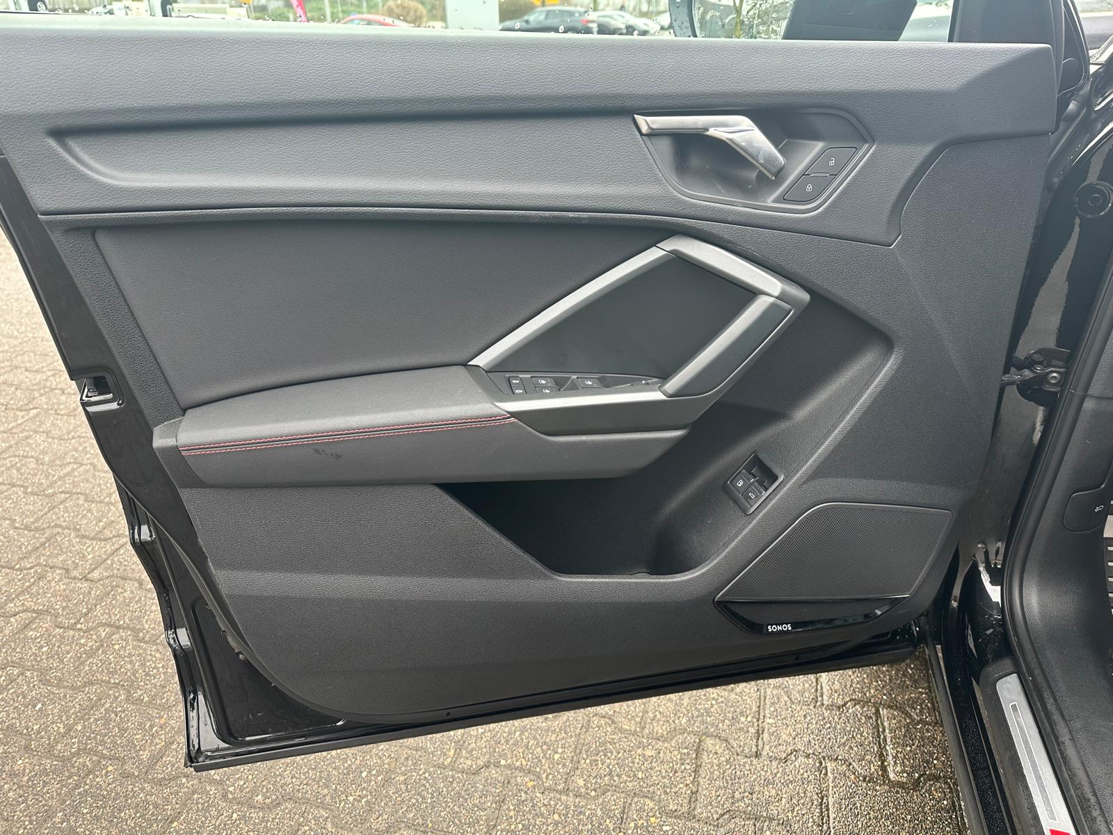 AUDI 45 TFSI e S line Hybrid-image-9
