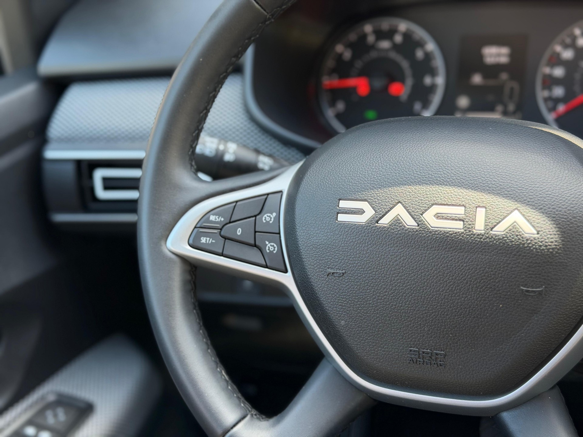 DACIA Sandero TCe 90 Journey CVT-image-9