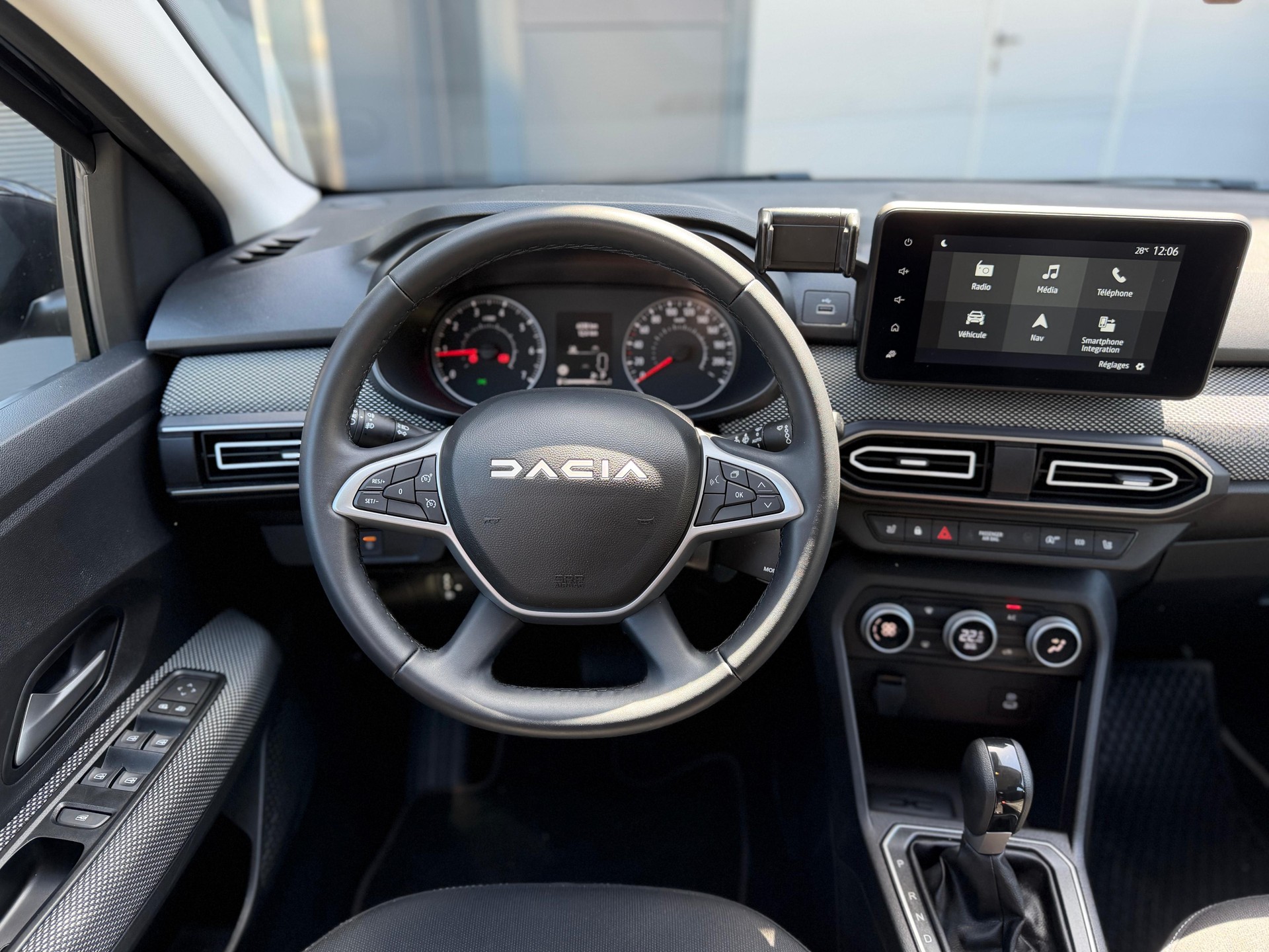 DACIA Sandero TCe 90 Journey CVT-image-8