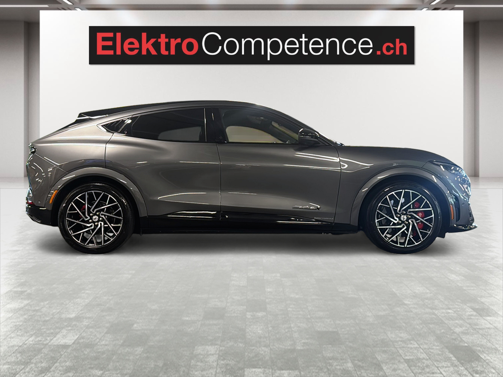 FORD Mustang MACH-E GT AWD 91 kWh-image-13