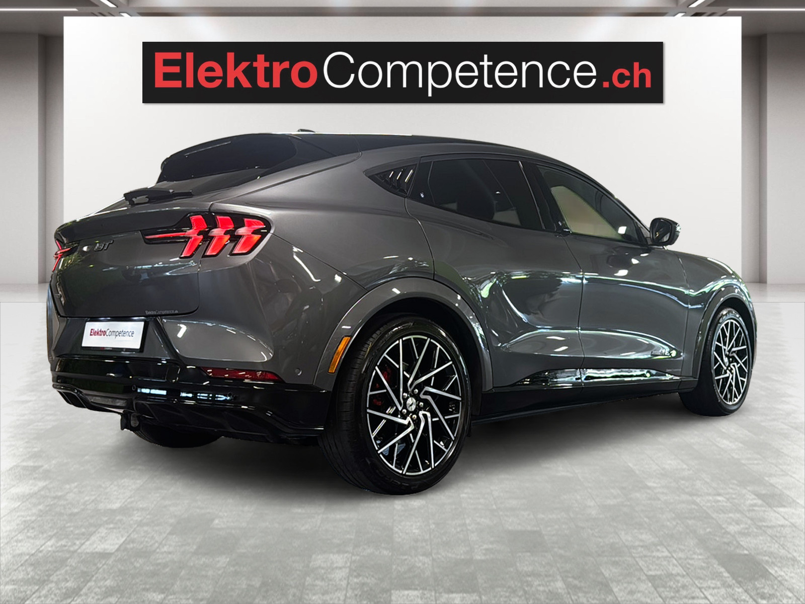 FORD Mustang MACH-E GT AWD 91 kWh-image-4