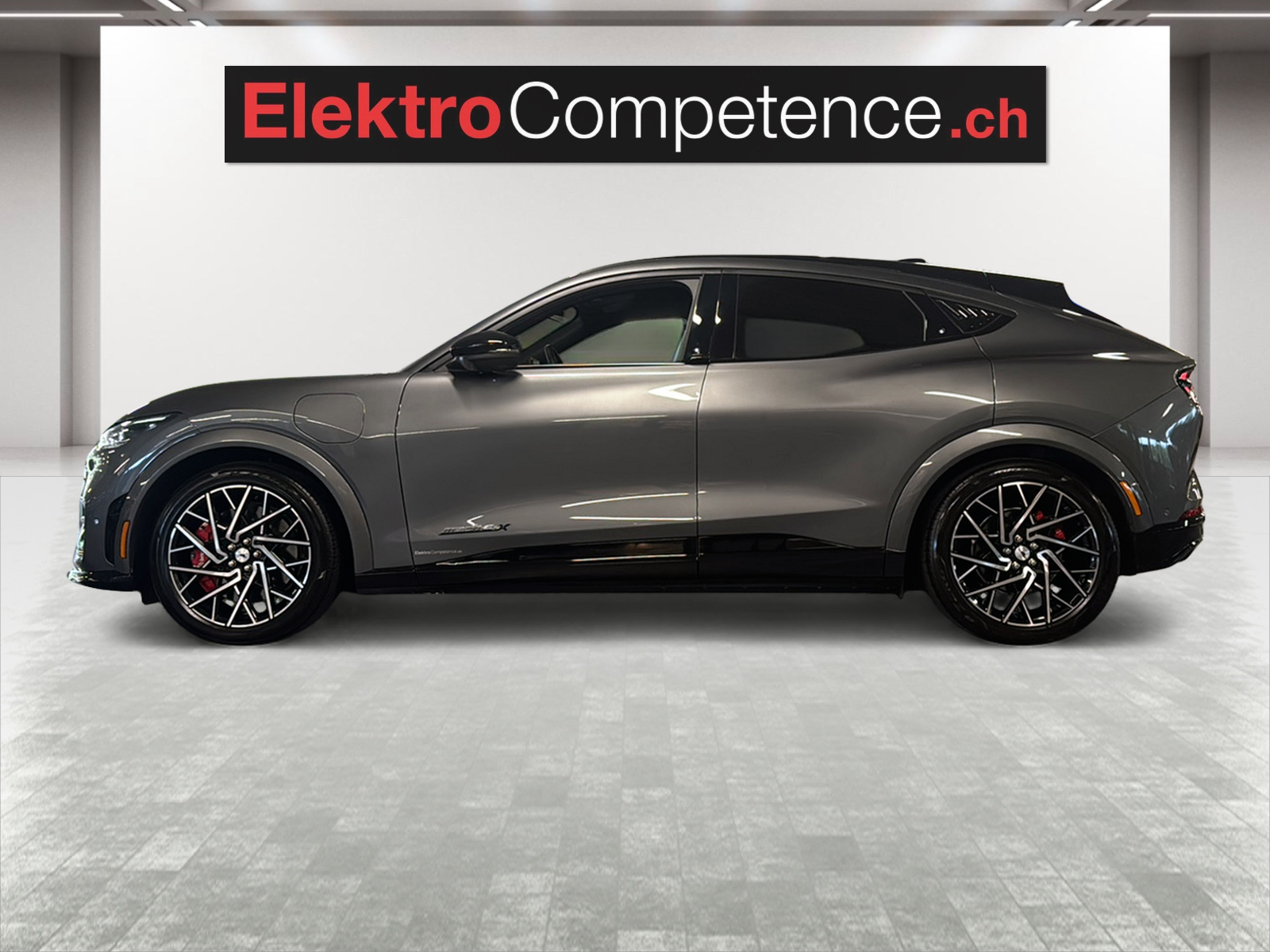 FORD Mustang MACH-E GT AWD 91 kWh-image-2