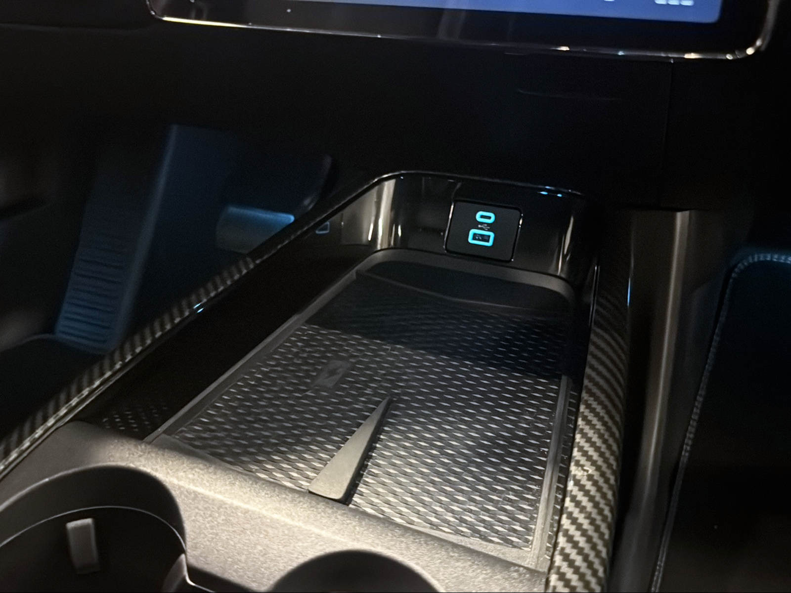FORD Mustang MACH-E GT AWD 91 kWh-image-29