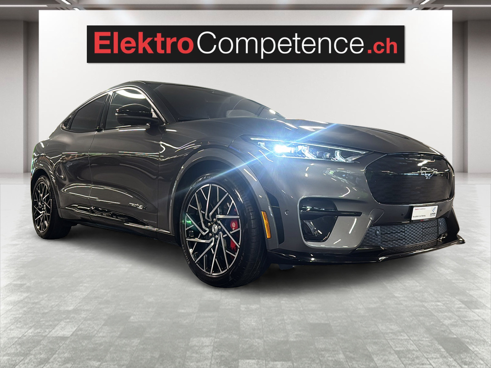 FORD Mustang MACH-E GT AWD 91 kWh-image-16
