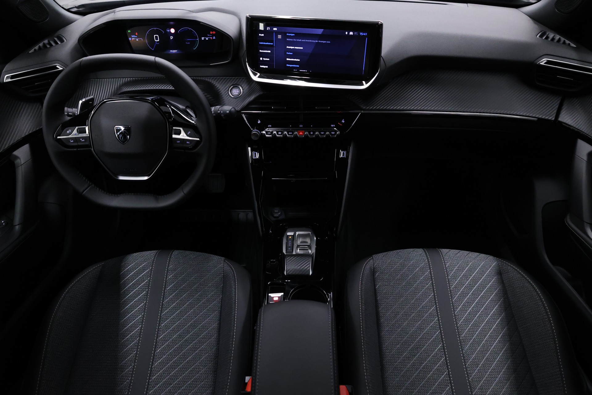PEUGEOT 2008 1.2 Hybrid 145 Allure Premium-image-13