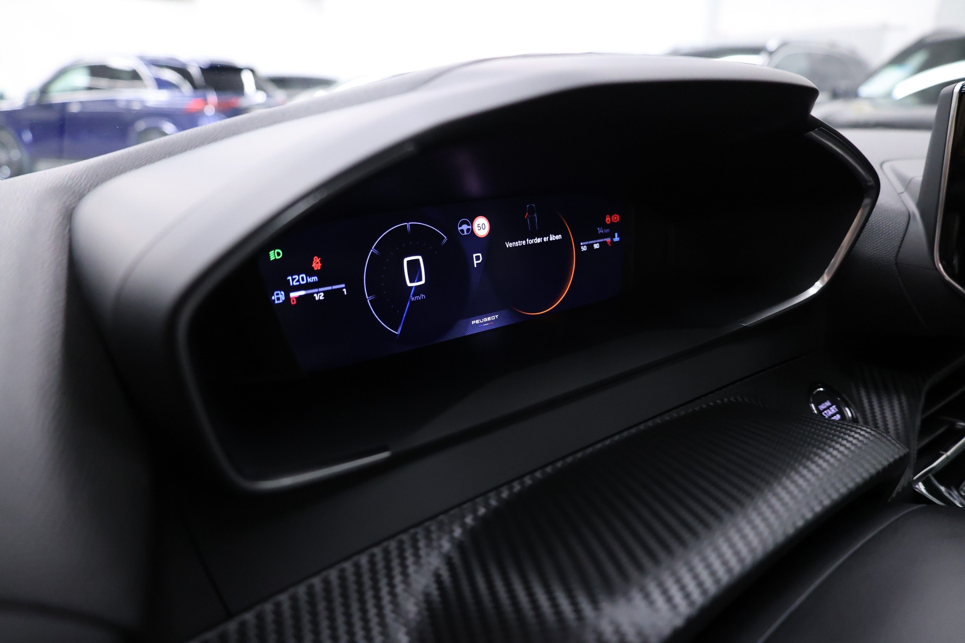 PEUGEOT 2008 1.2 Hybrid 145 Allure Premium-image-20