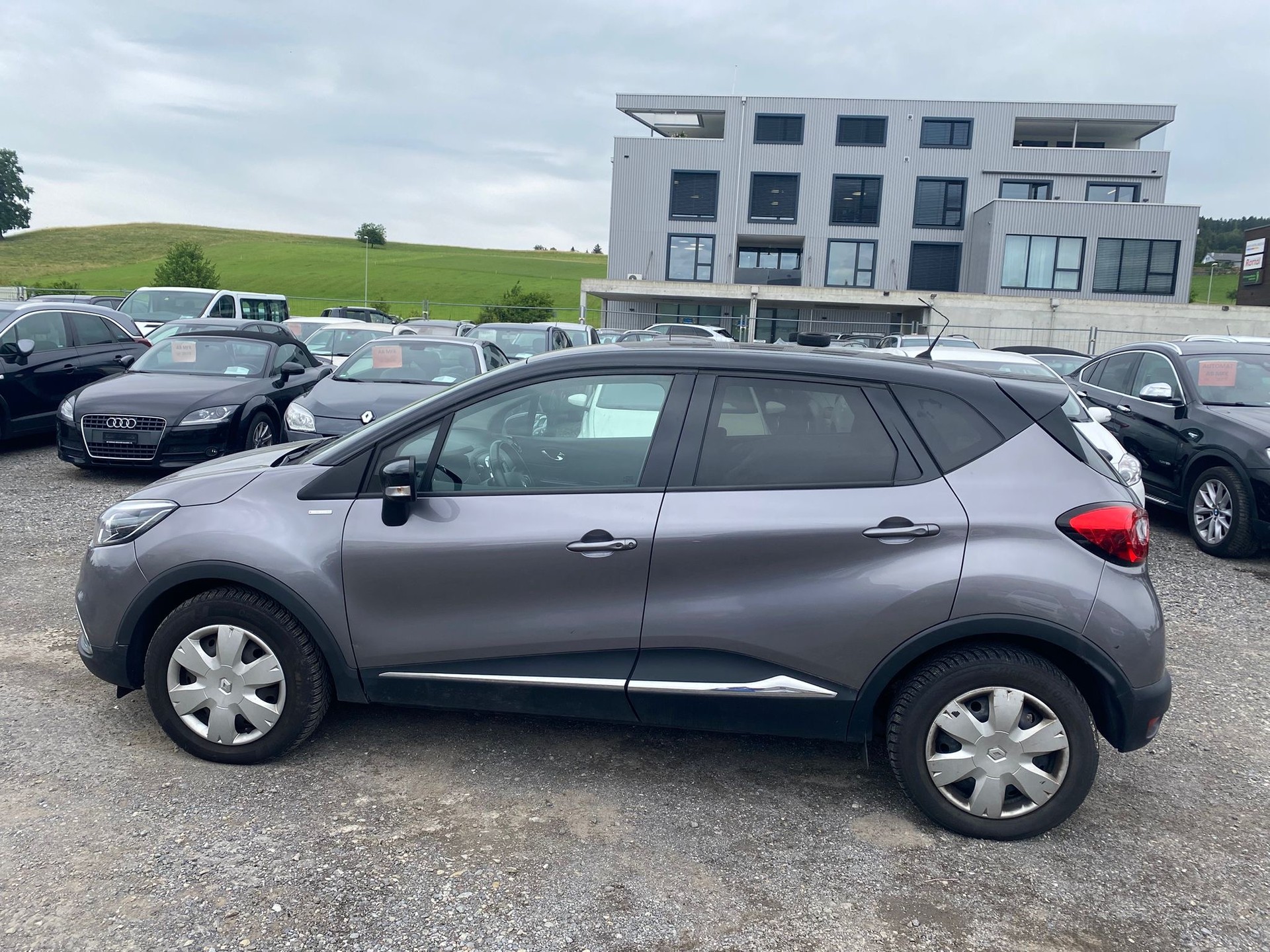 RENAULT Captur 1.2 T 16V Swiss Edition EDC-image-3