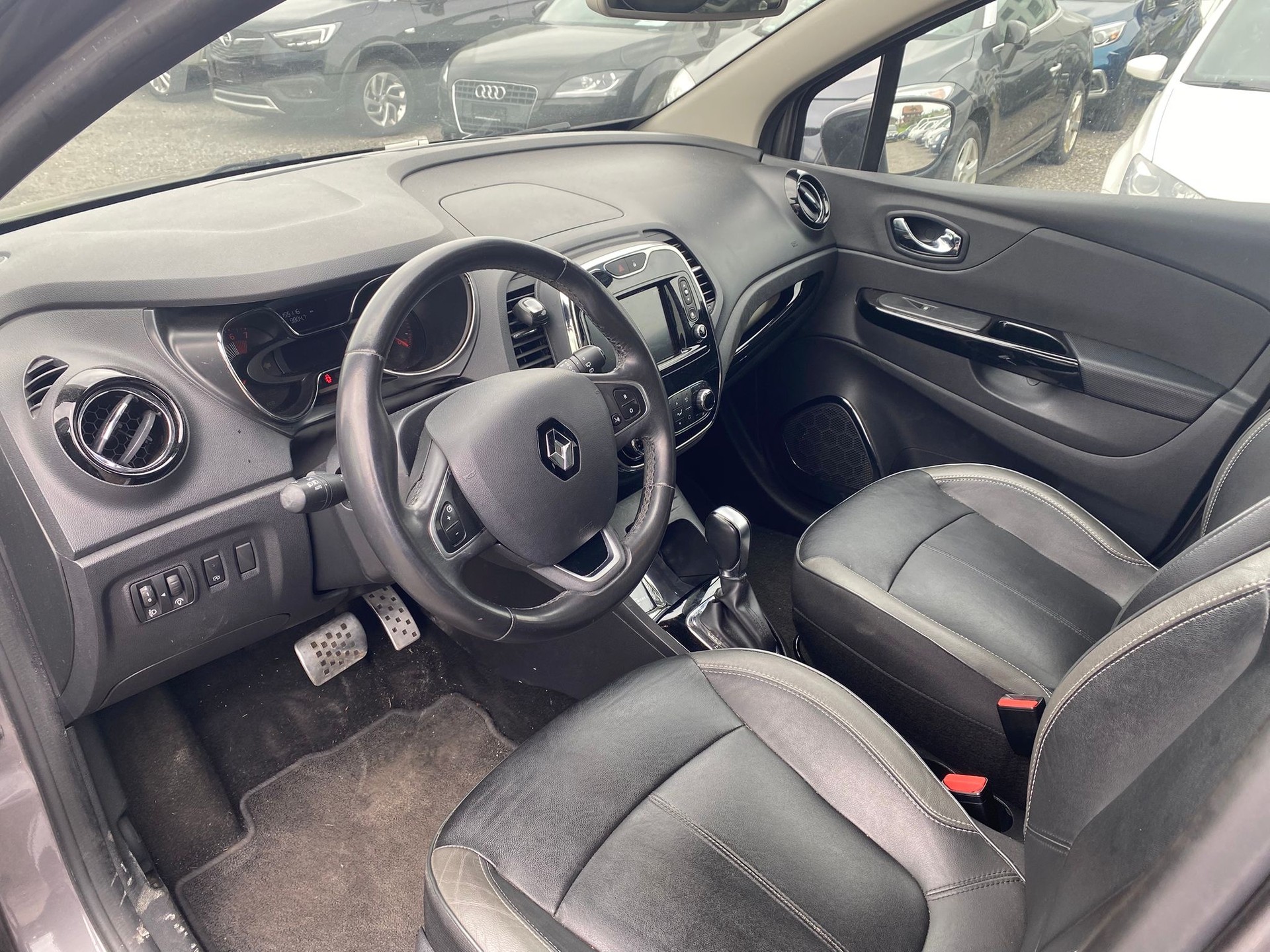 RENAULT Captur 1.2 T 16V Swiss Edition EDC-image-9
