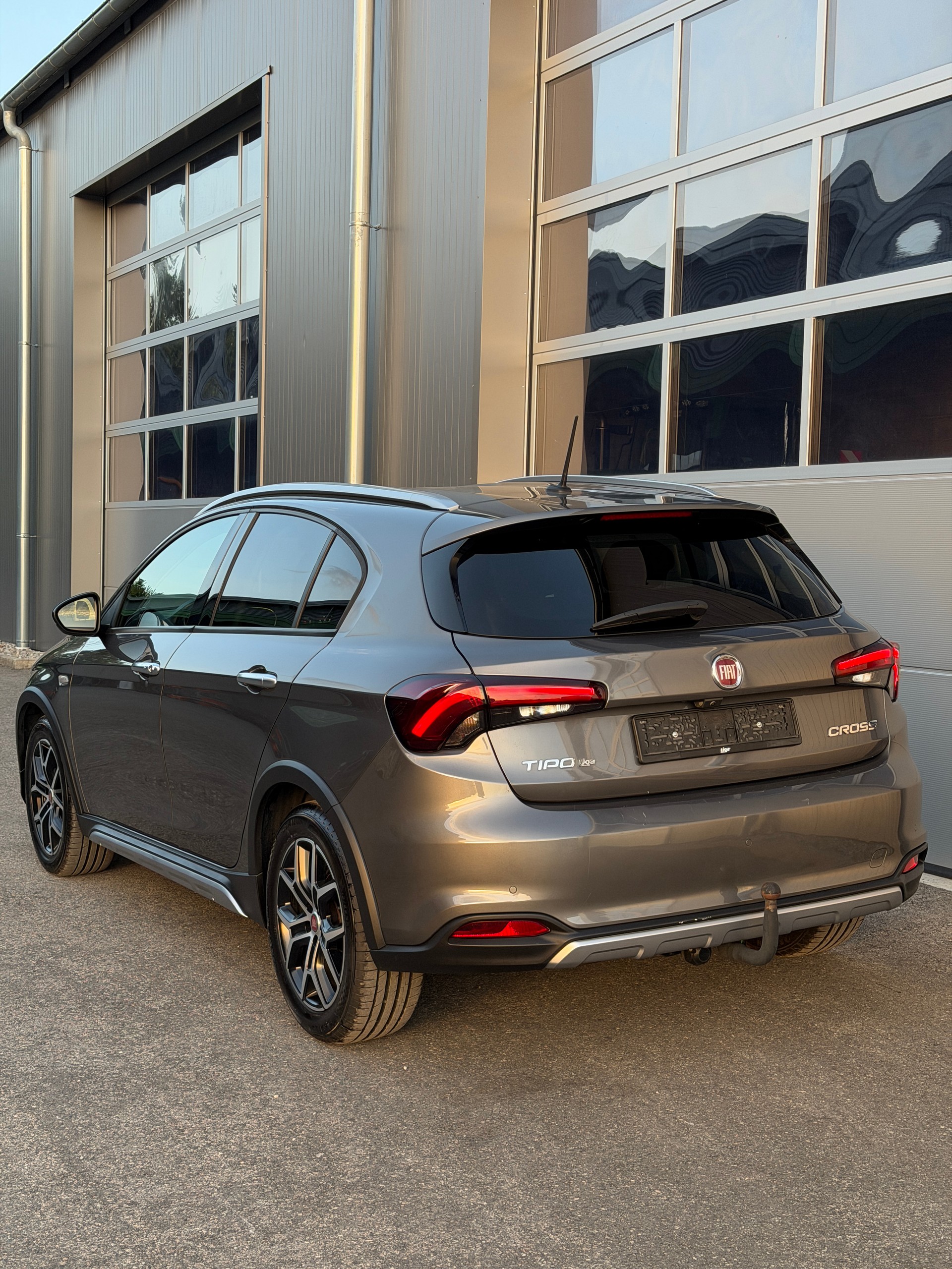 FIAT Tipo 1.6MJ Cross-image-4