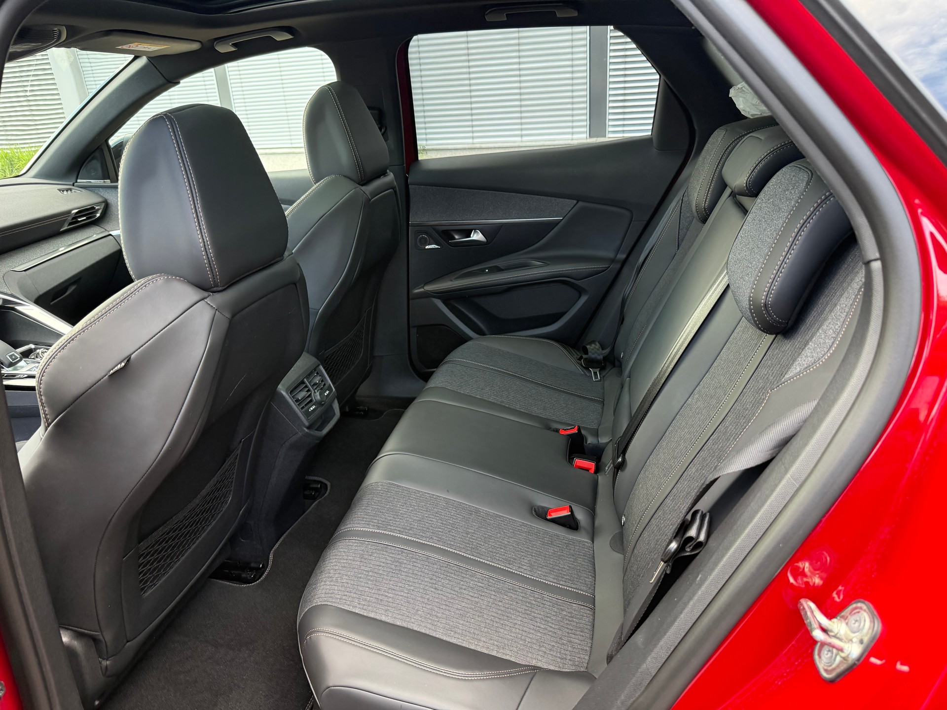 PEUGEOT 3008 1.6 THP GT Line EAT-image-9