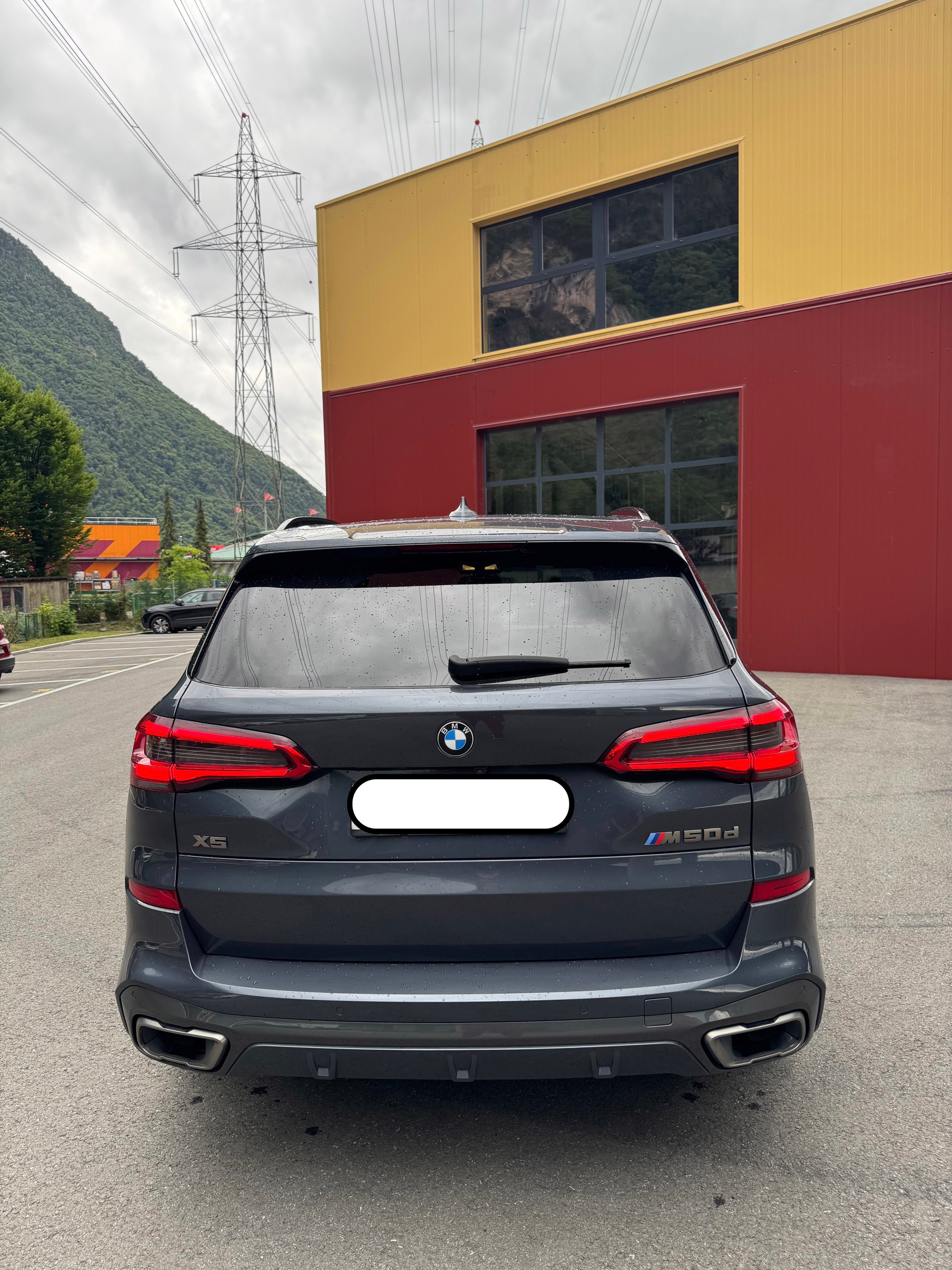 BMW M50d xDrive-image-2